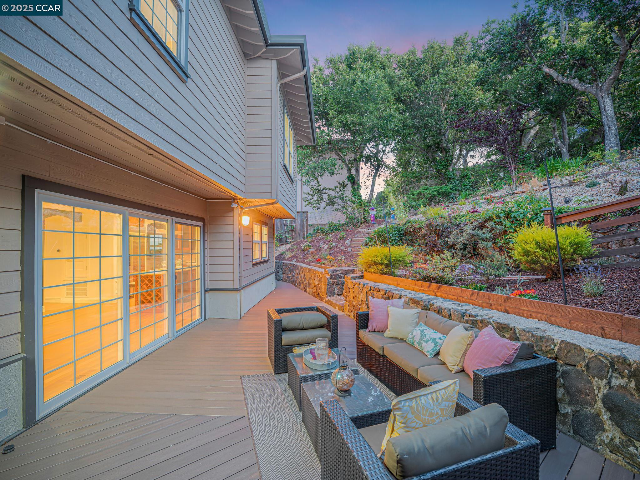 Detail Gallery Image 11 of 60 For 8 Millbrae Cir, Millbrae,  CA 94030 - 4 Beds | 3/1 Baths