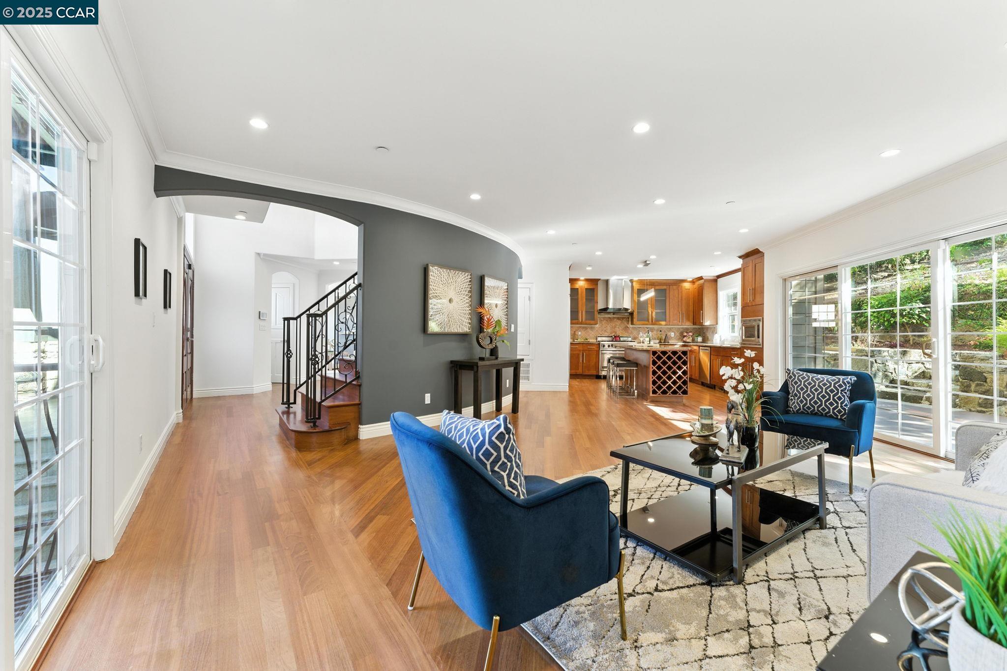 Detail Gallery Image 28 of 60 For 8 Millbrae Cir, Millbrae,  CA 94030 - 4 Beds | 3/1 Baths