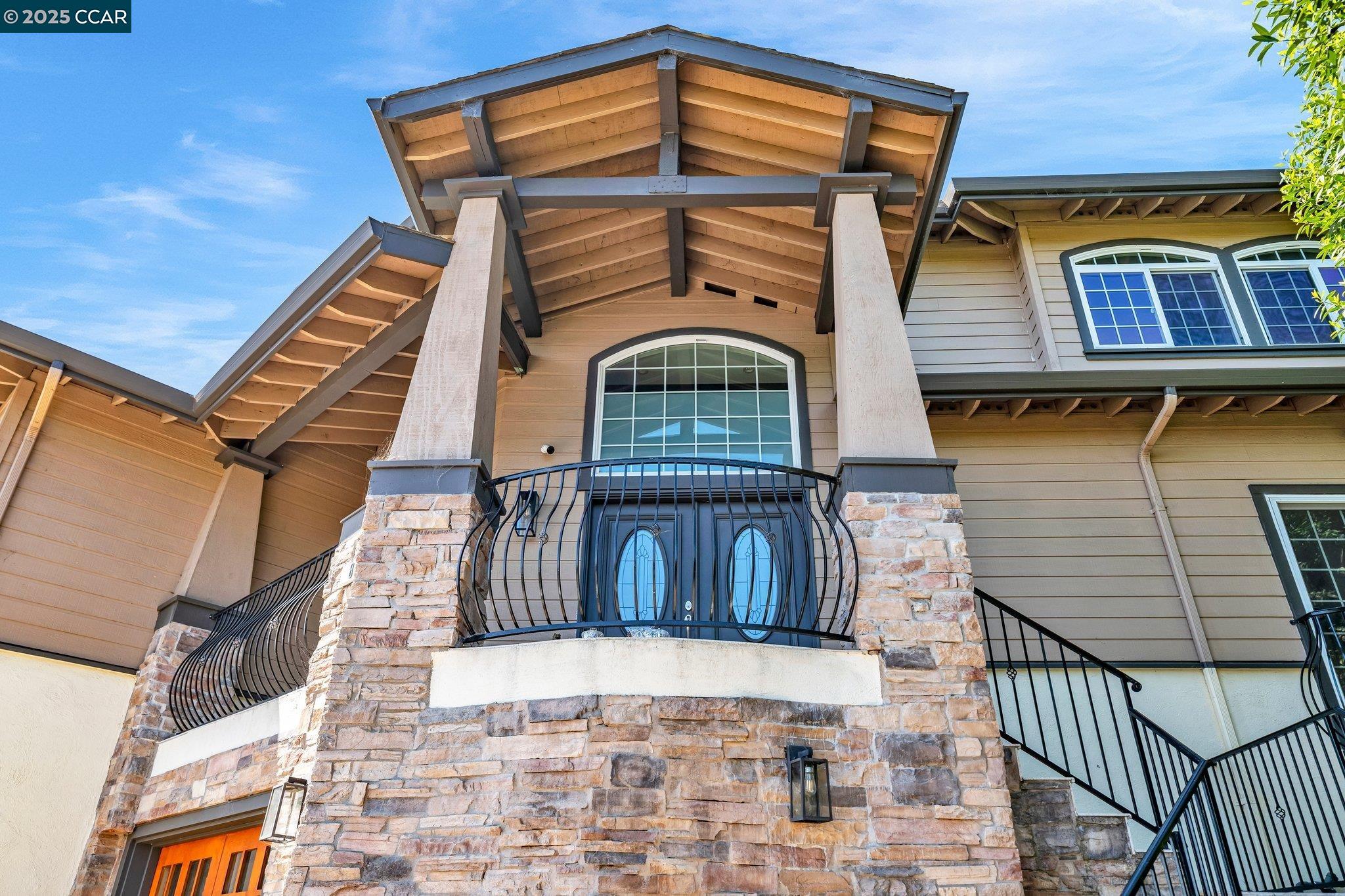 Detail Gallery Image 5 of 60 For 8 Millbrae Cir, Millbrae,  CA 94030 - 4 Beds | 3/1 Baths