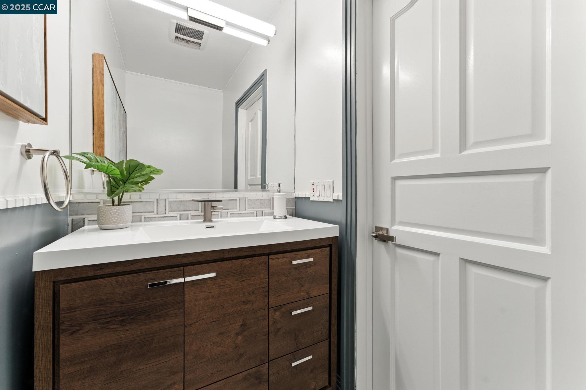 Detail Gallery Image 54 of 60 For 8 Millbrae Cir, Millbrae,  CA 94030 - 4 Beds | 3/1 Baths