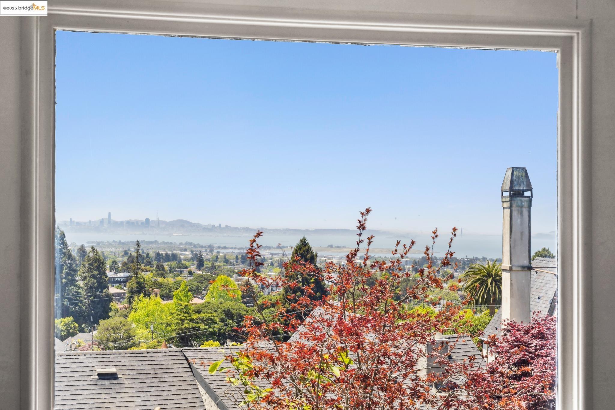 Detail Gallery Image 19 of 52 For 1978 Yosemite Road, Berkeley,  CA 94707 - 5 Beds | 4 Baths