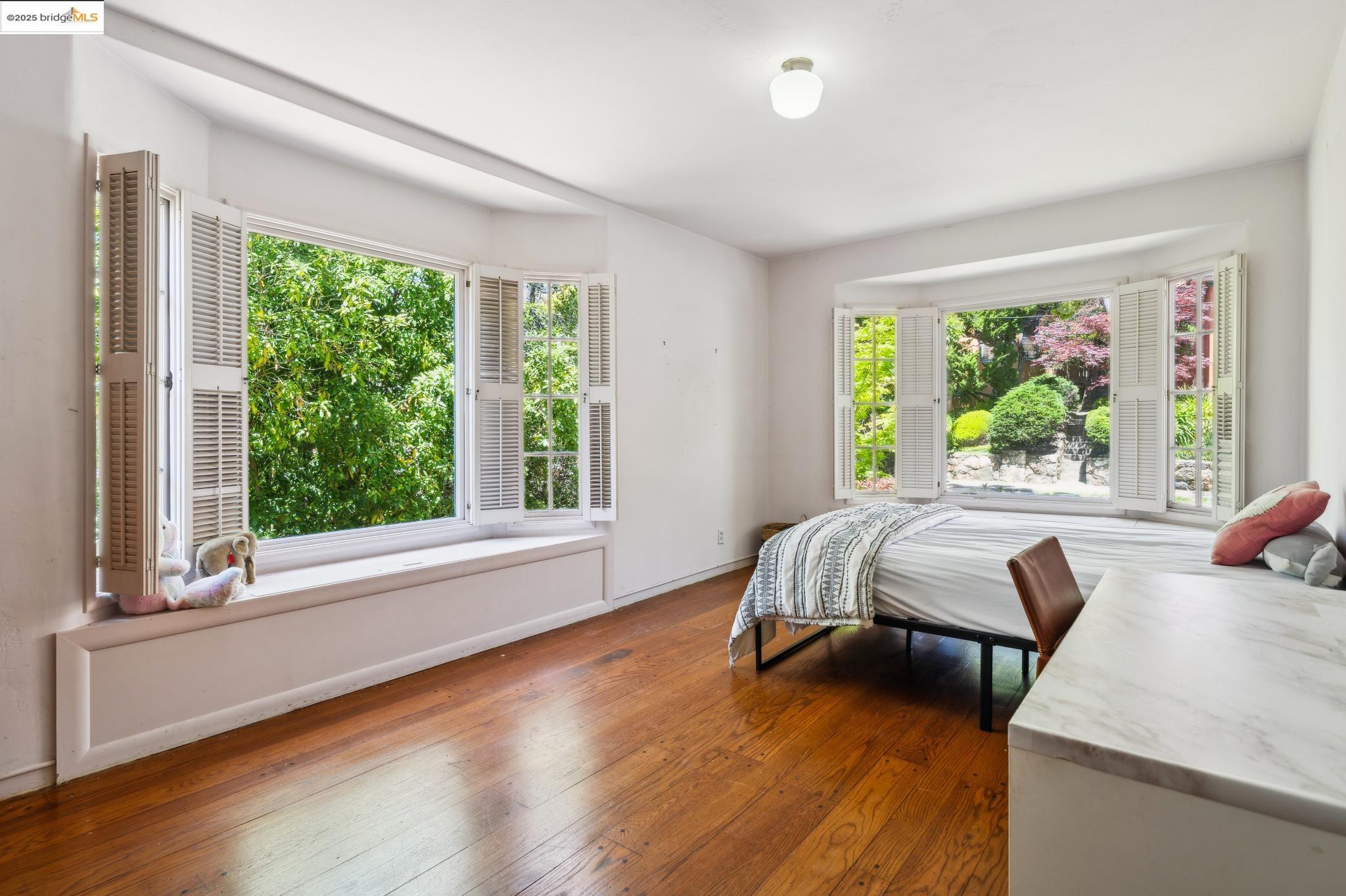 Detail Gallery Image 24 of 52 For 1978 Yosemite Road, Berkeley,  CA 94707 - 5 Beds | 4 Baths
