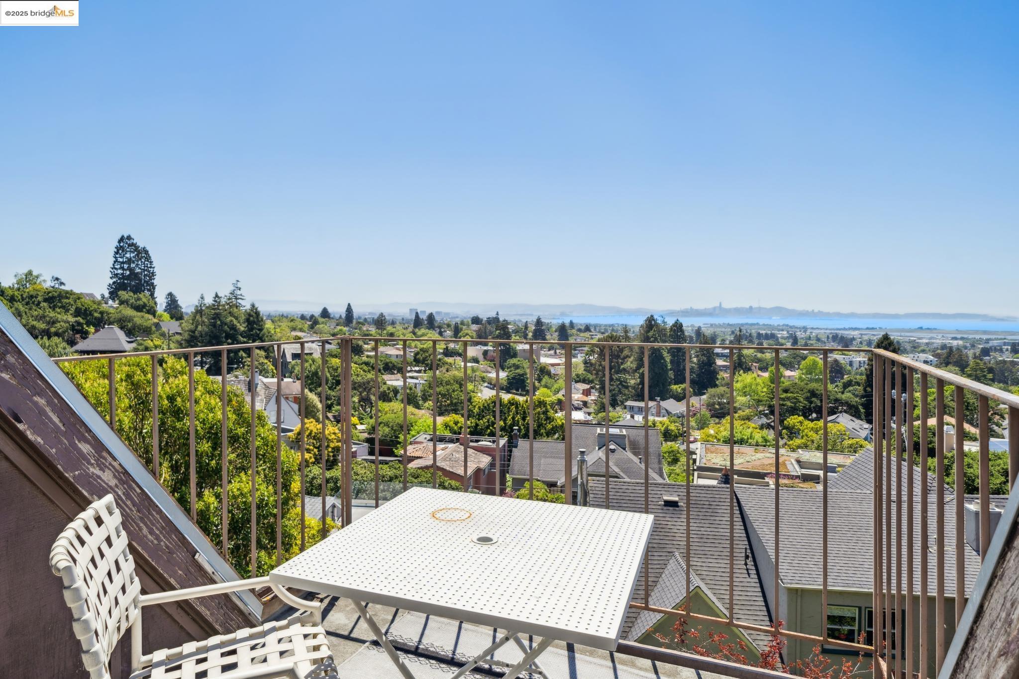Detail Gallery Image 33 of 52 For 1978 Yosemite Road, Berkeley,  CA 94707 - 5 Beds | 4 Baths