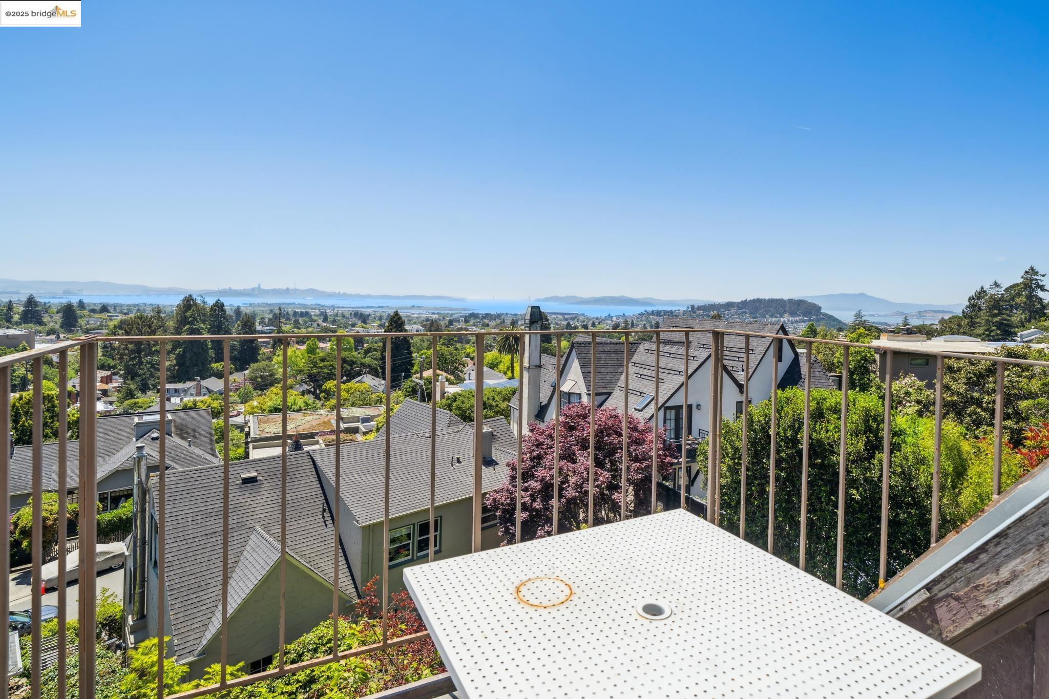 Detail Gallery Image 34 of 52 For 1978 Yosemite Road, Berkeley,  CA 94707 - 5 Beds | 4 Baths