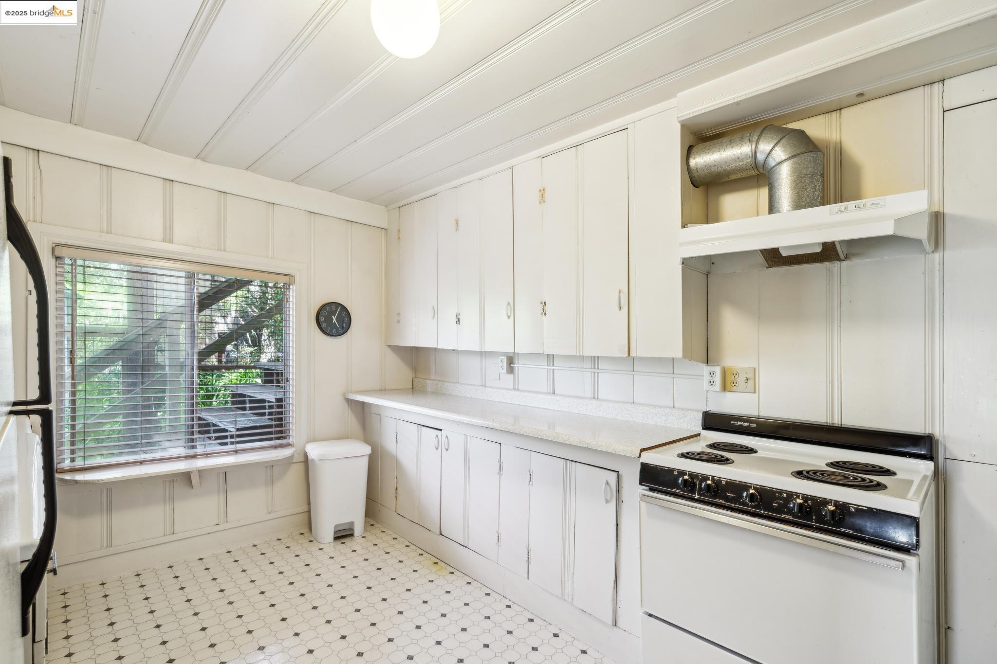 Detail Gallery Image 39 of 52 For 1978 Yosemite Road, Berkeley,  CA 94707 - 5 Beds | 4 Baths