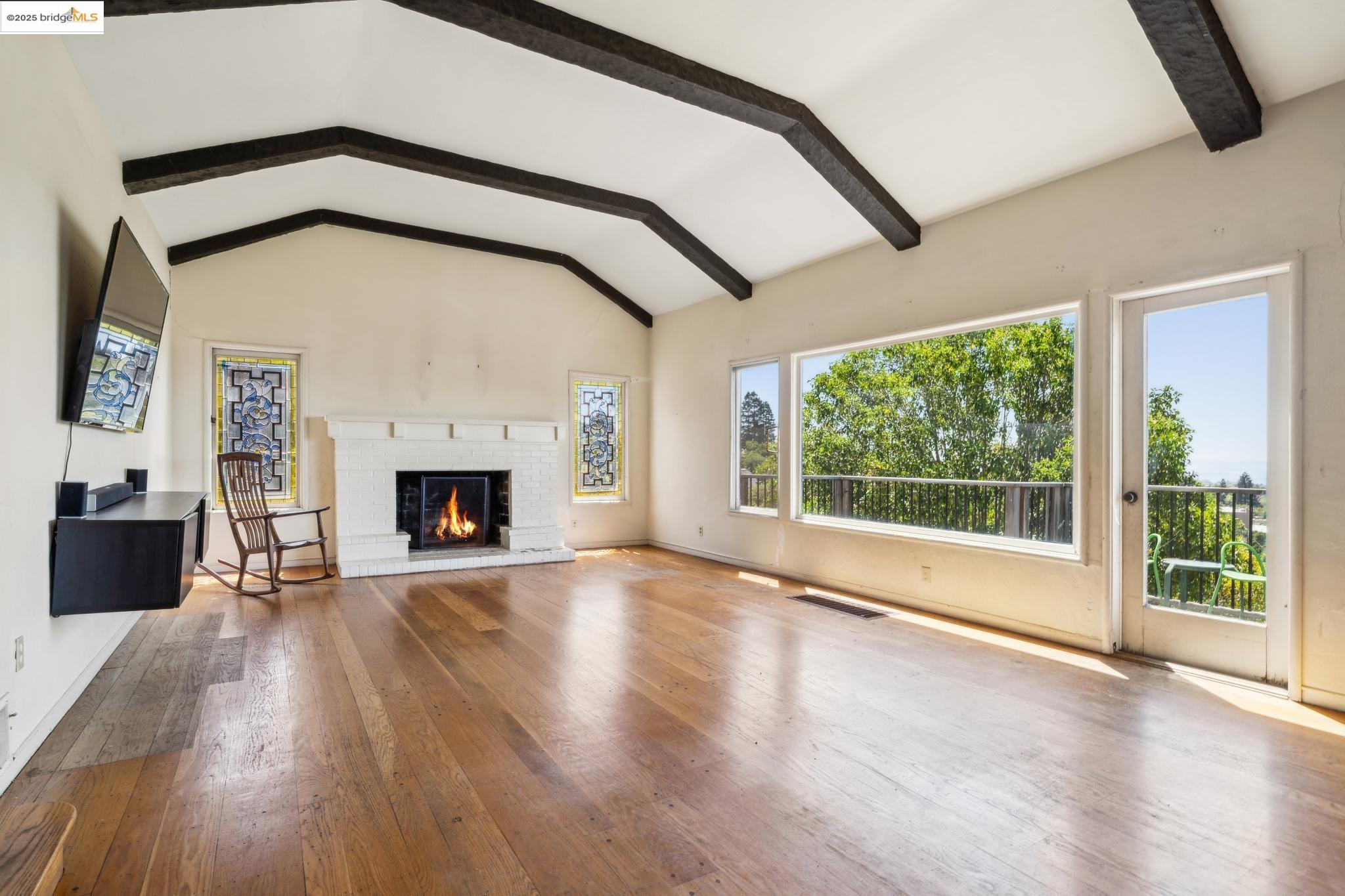 Detail Gallery Image 6 of 52 For 1978 Yosemite Road, Berkeley,  CA 94707 - 5 Beds | 4 Baths