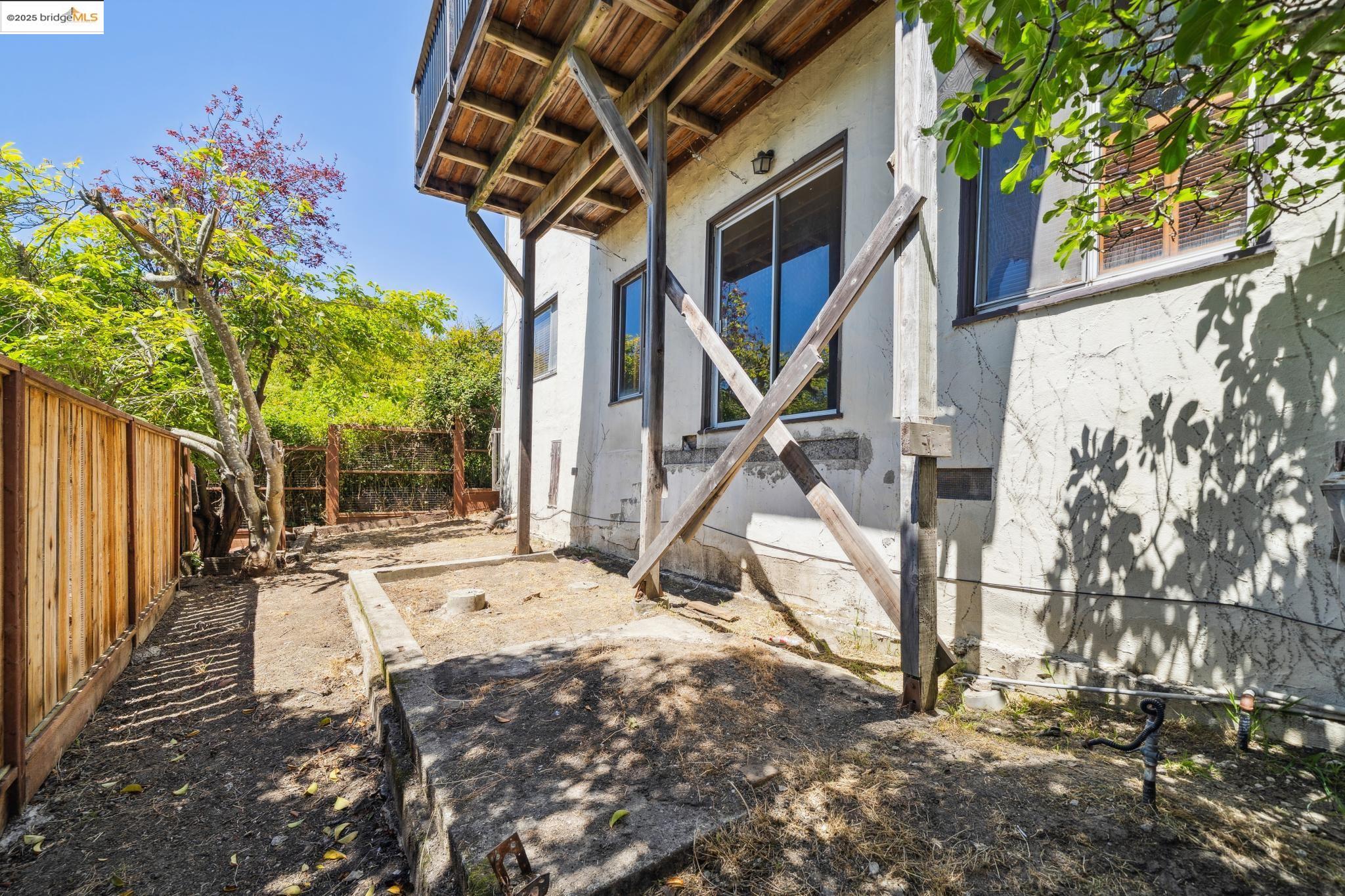 Detail Gallery Image 48 of 52 For 1978 Yosemite Road, Berkeley,  CA 94707 - 5 Beds | 4 Baths