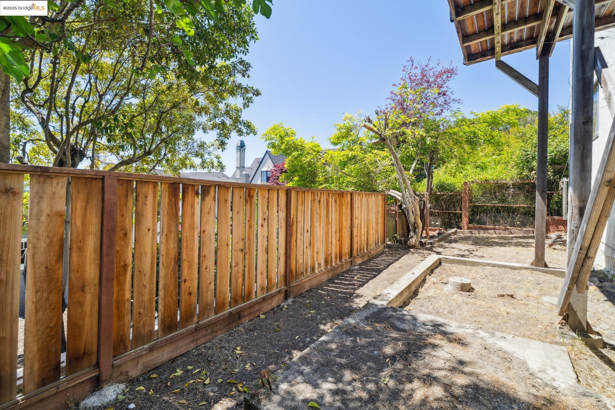Detail Gallery Image 49 of 52 For 1978 Yosemite Road, Berkeley,  CA 94707 - 5 Beds | 4 Baths
