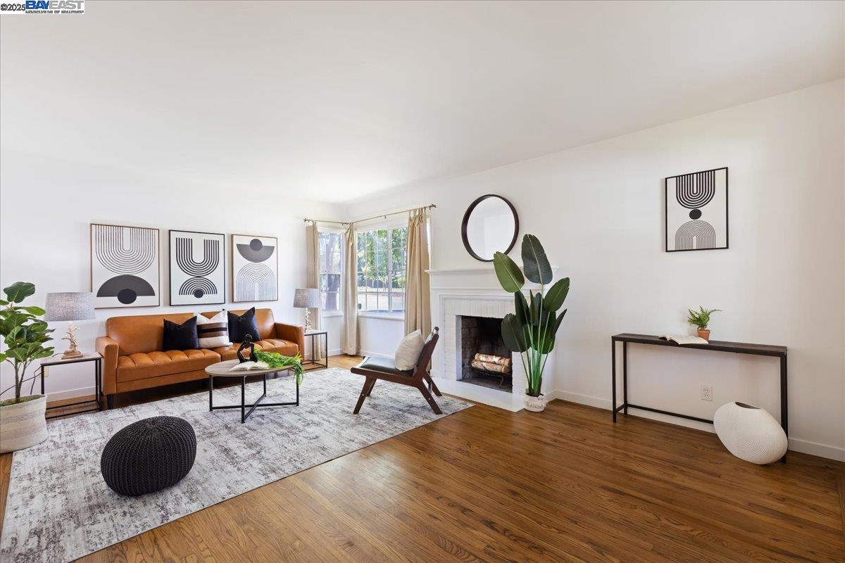 Detail Gallery Image 3 of 24 For 1011 Adason Dr, San Leandro,  CA 94578 - 2 Beds | 1/1 Baths