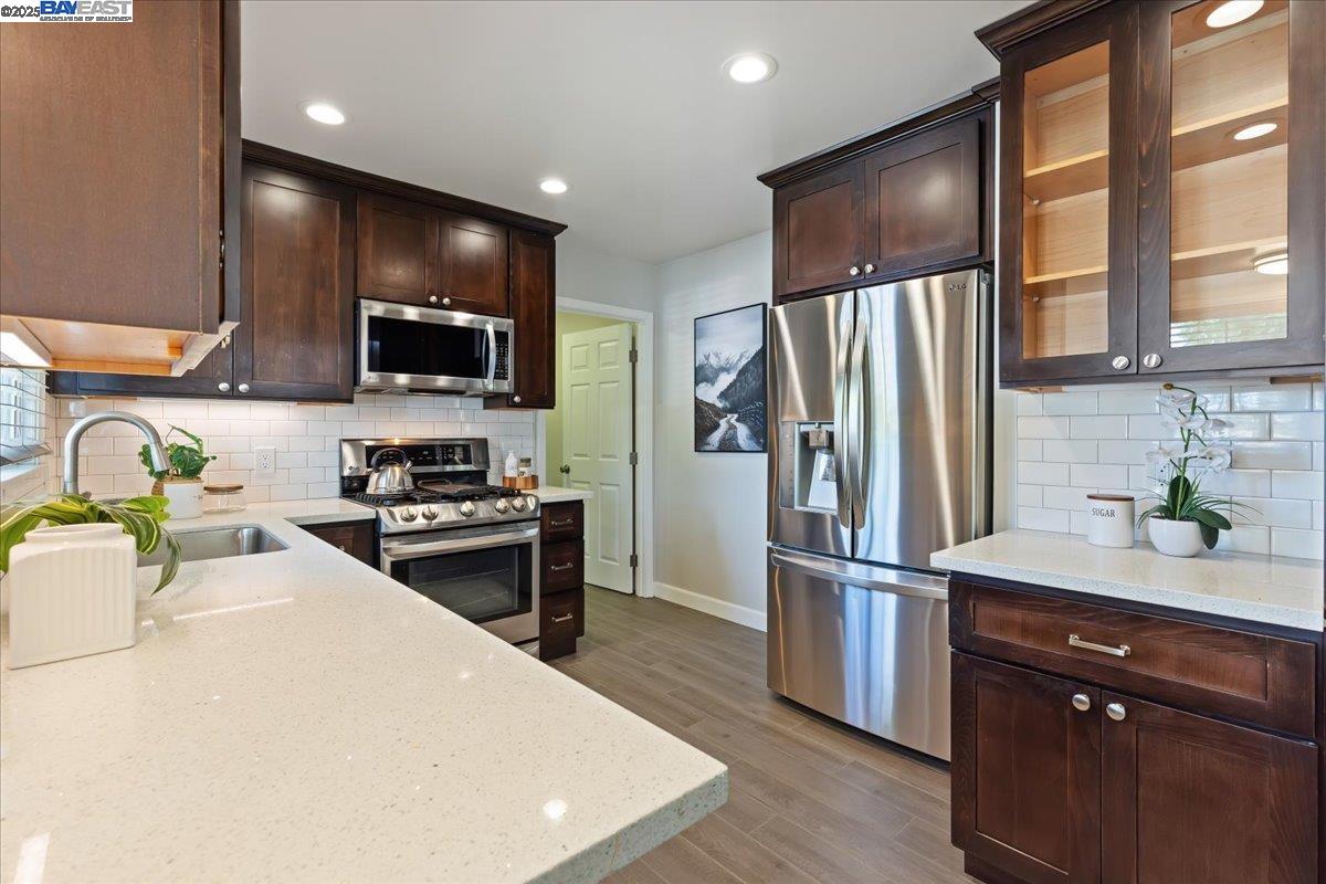 Detail Gallery Image 10 of 24 For 1011 Adason Dr, San Leandro,  CA 94578 - 2 Beds | 1/1 Baths