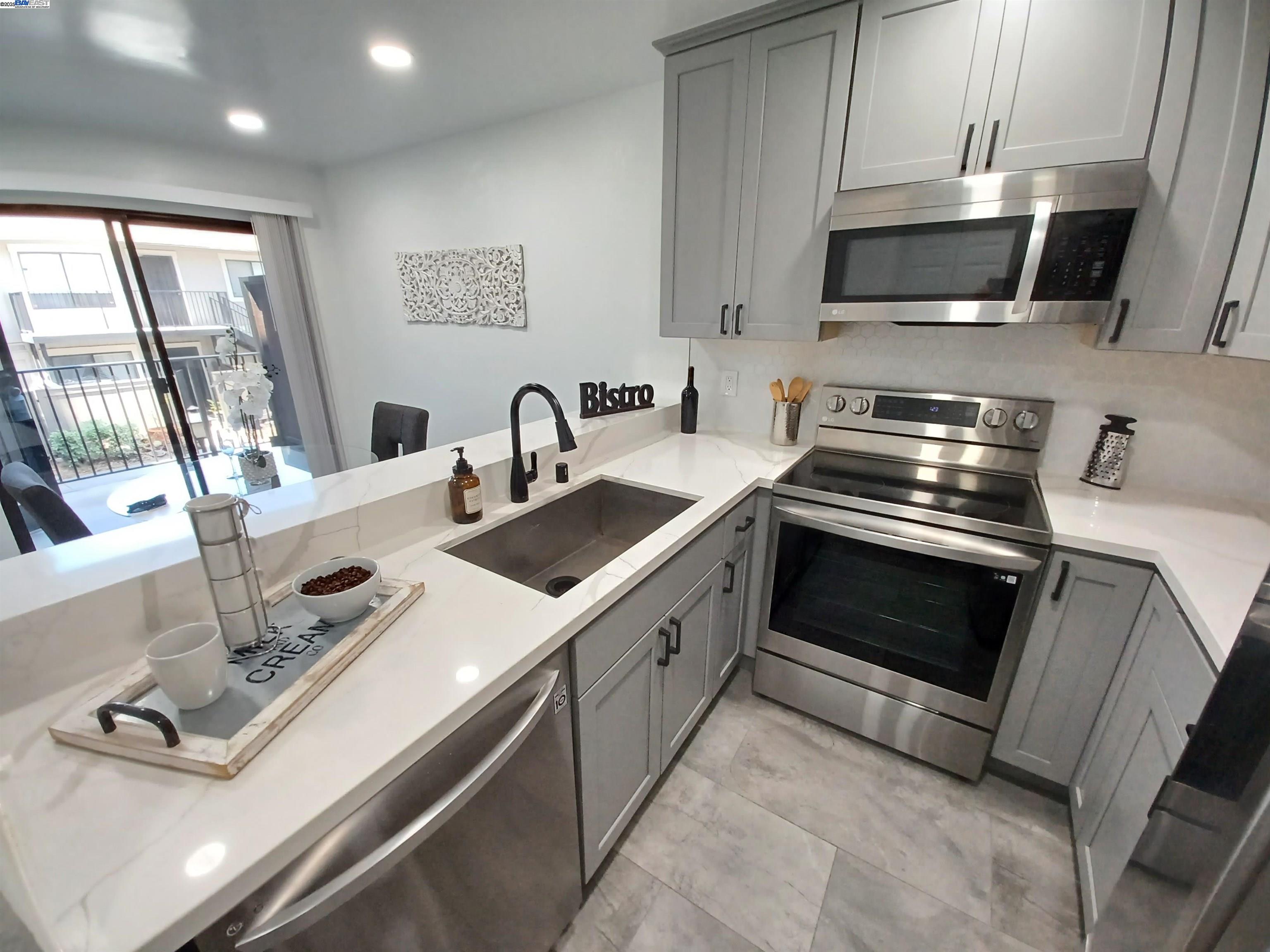 MLS: 41097126 Condo For Sale