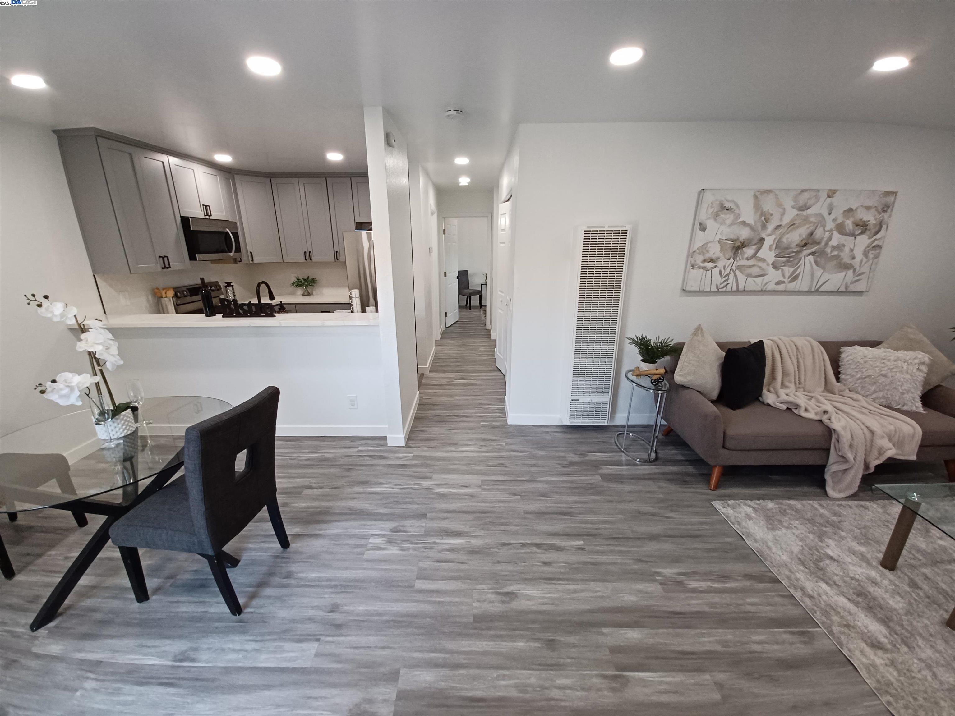 Photo #2: 41097126 Listing 