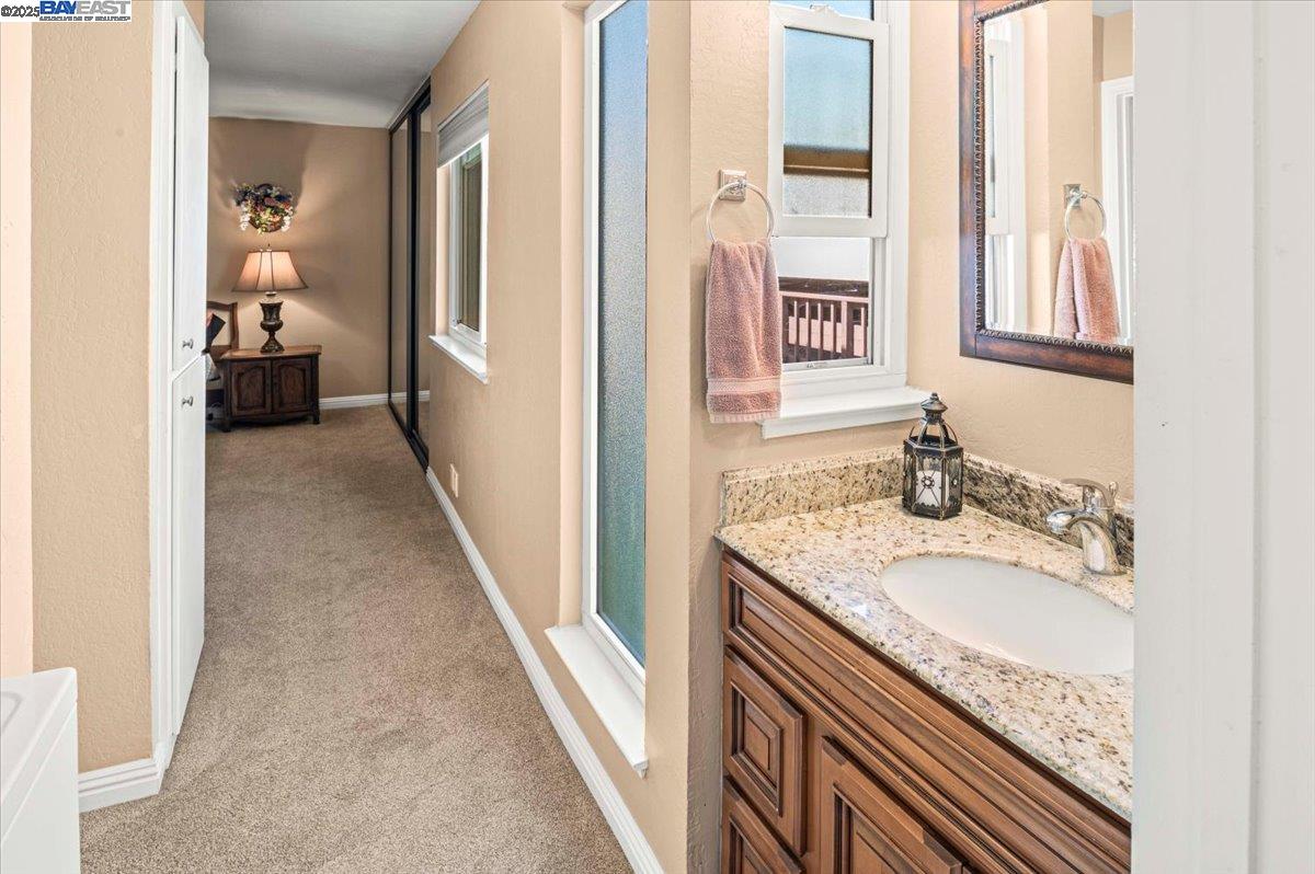 Detail Gallery Image 12 of 22 For 21117 Gary Dr #206,  Hayward,  CA 94546 - 1 Beds | 1 Baths