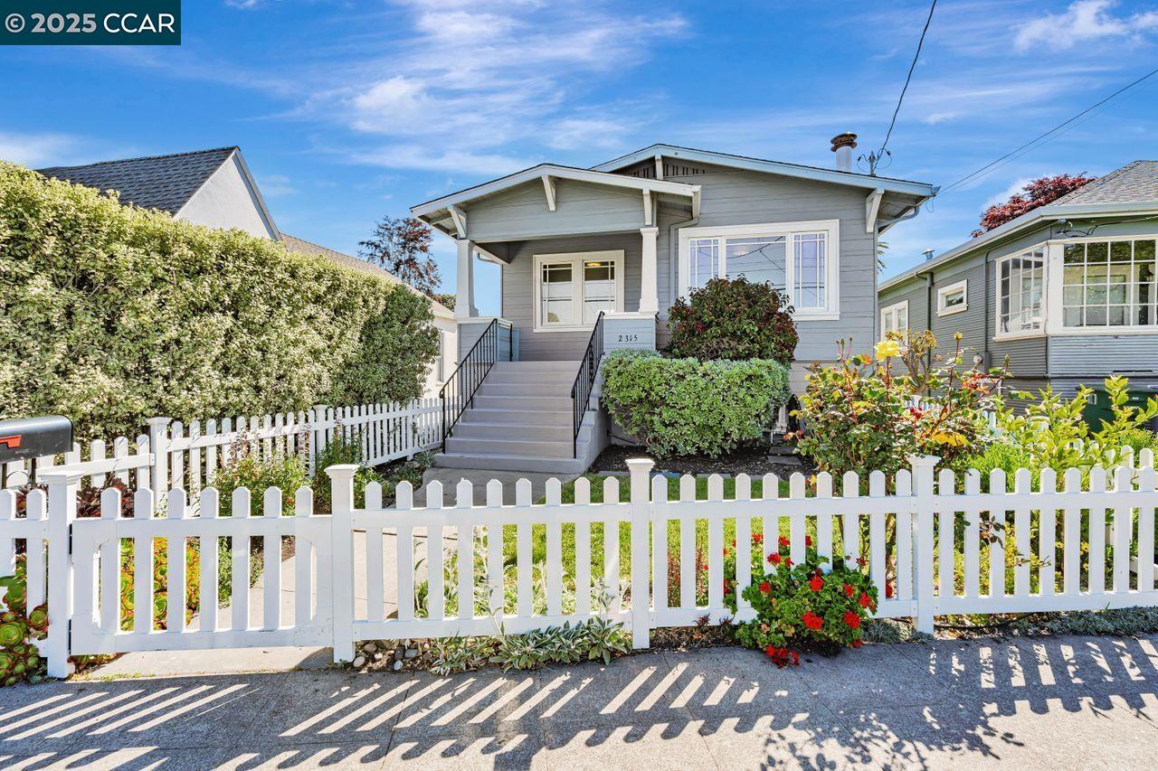 Detail Gallery Image 1 of 60 For 2315 Acton St, Berkeley,  CA 94702 - 2 Beds | 1 Baths