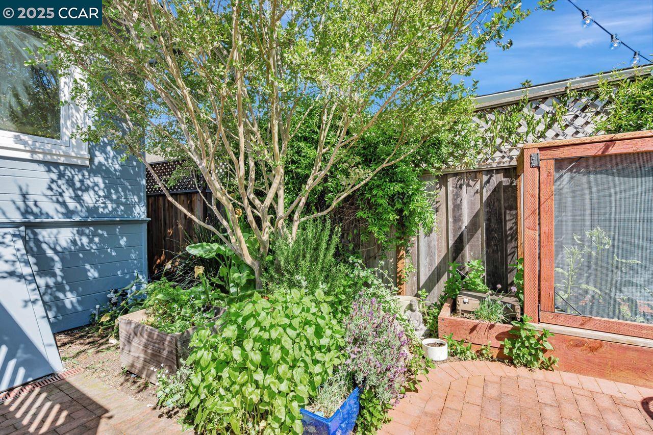 Detail Gallery Image 56 of 57 For 2315 Acton St, Berkeley,  CA 94702 - 2 Beds | 1 Baths