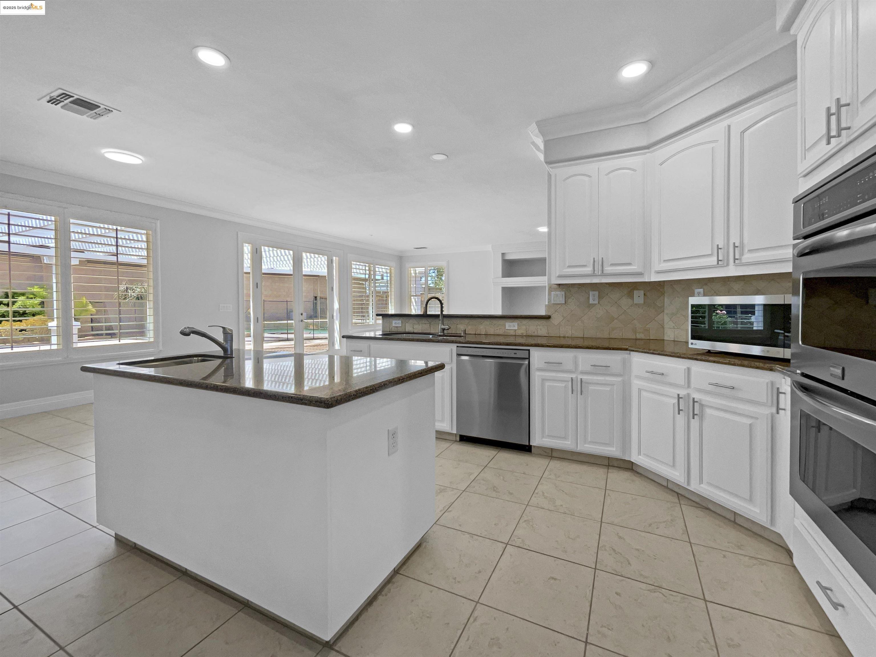 Detail Gallery Image 16 of 30 For 1127 Santa Margherita Way, Brentwood,  CA 94513 - 4 Beds | 2/1 Baths