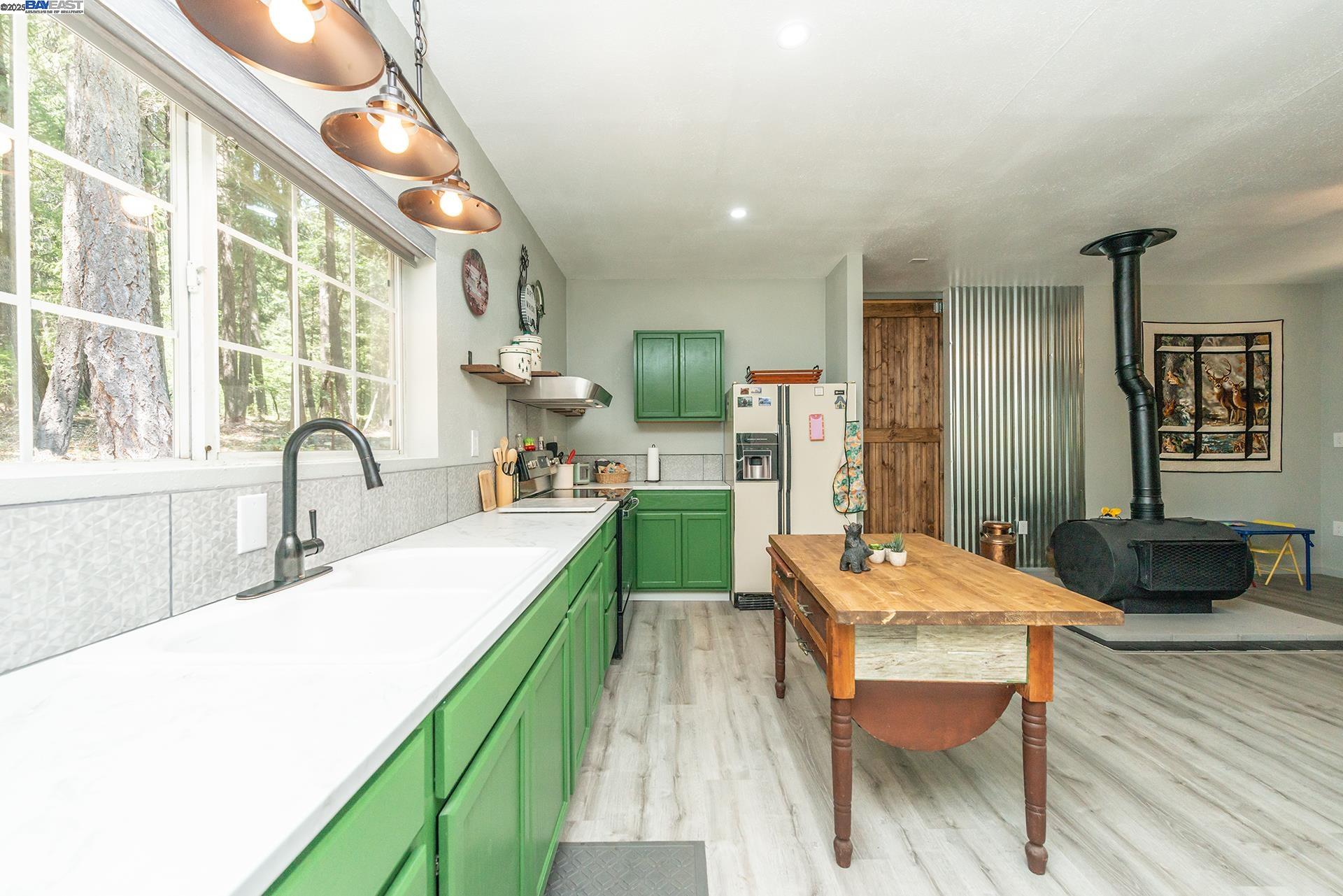Detail Gallery Image 11 of 36 For 1371 Eagle Creek Loop Rd, –,  CA 96091 - 3 Beds | 2 Baths