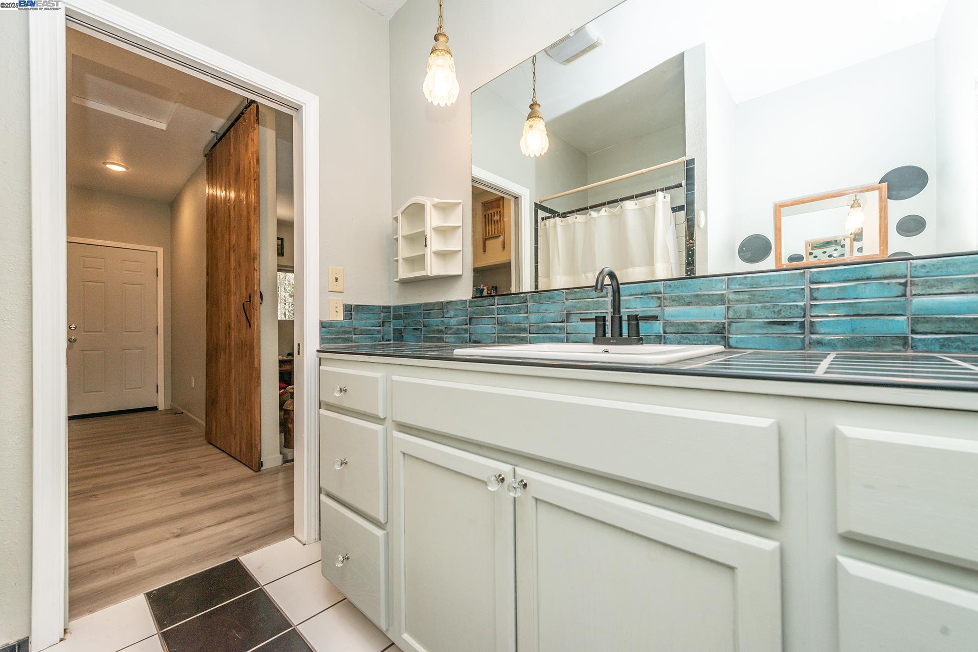 Detail Gallery Image 18 of 36 For 1371 Eagle Creek Loop Rd, –,  CA 96091 - 3 Beds | 2 Baths