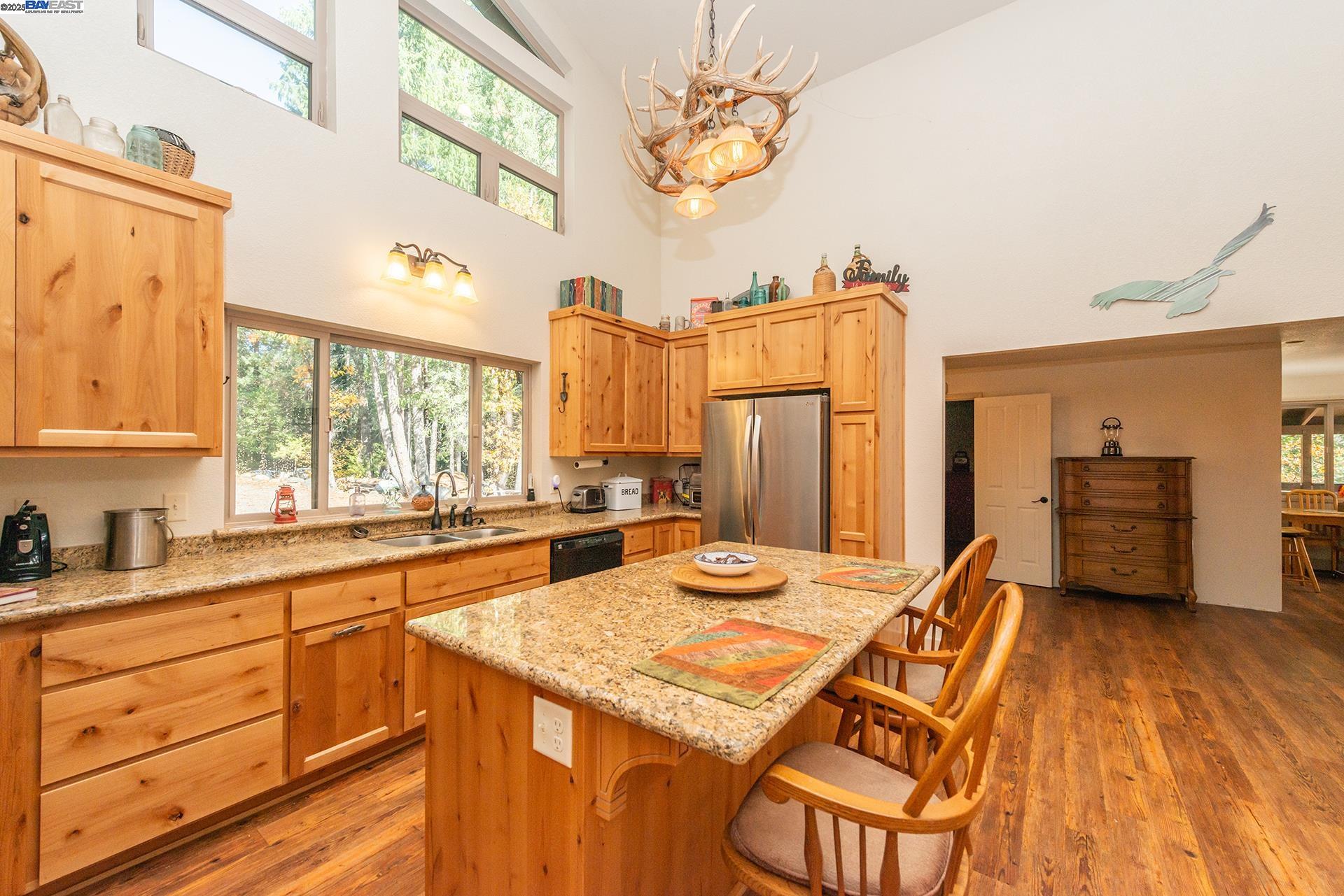 Detail Gallery Image 18 of 48 For 851 Mountain Aire Lane, Trinity Center,  CA 96091 - 4 Beds | 3 Baths