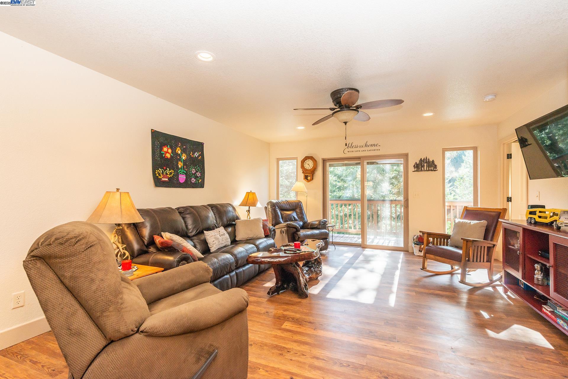 Detail Gallery Image 6 of 48 For 851 Mountain Aire Lane, Trinity Center,  CA 96091 - 4 Beds | 3 Baths