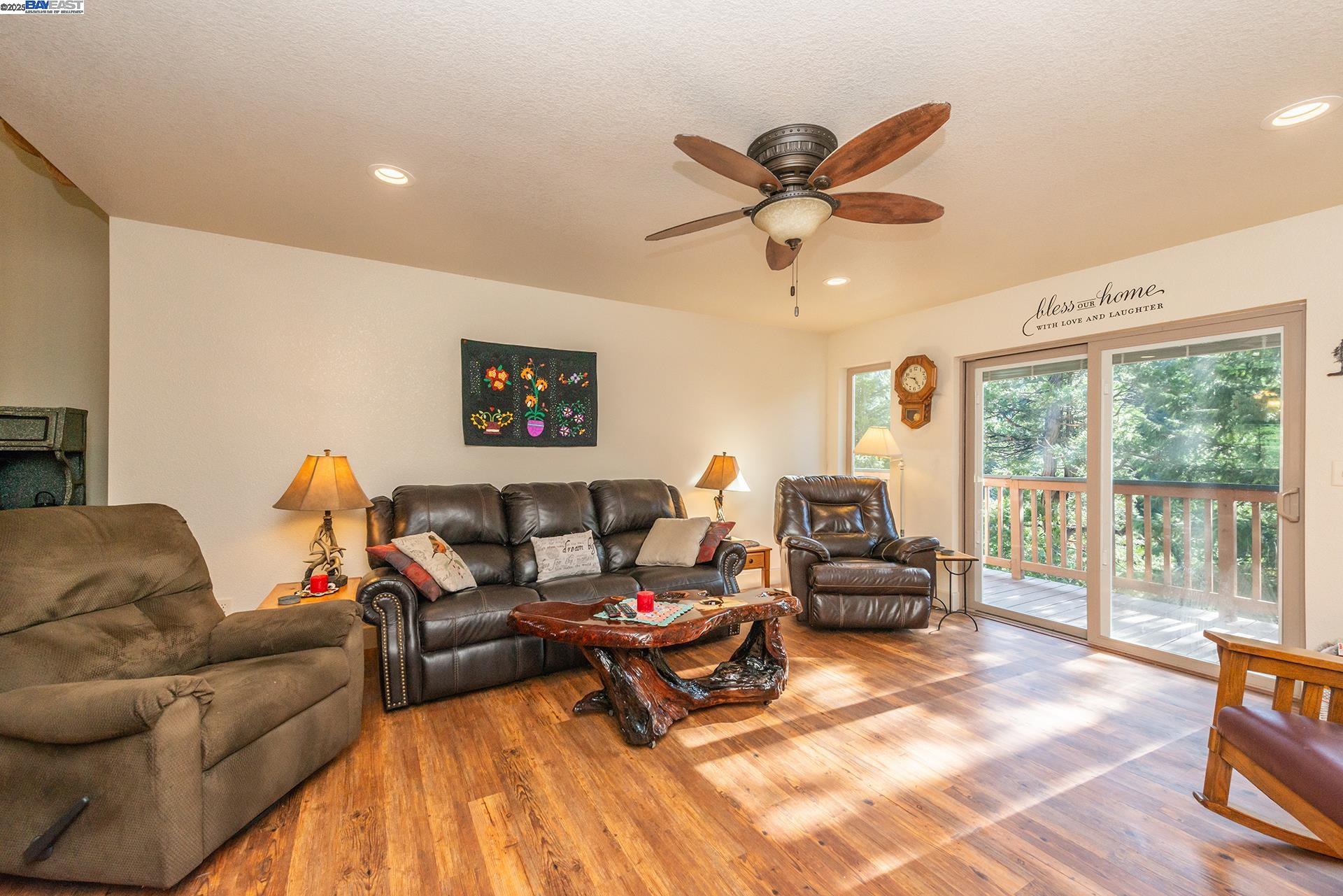 Detail Gallery Image 7 of 48 For 851 Mountain Aire Lane, Trinity Center,  CA 96091 - 4 Beds | 3 Baths