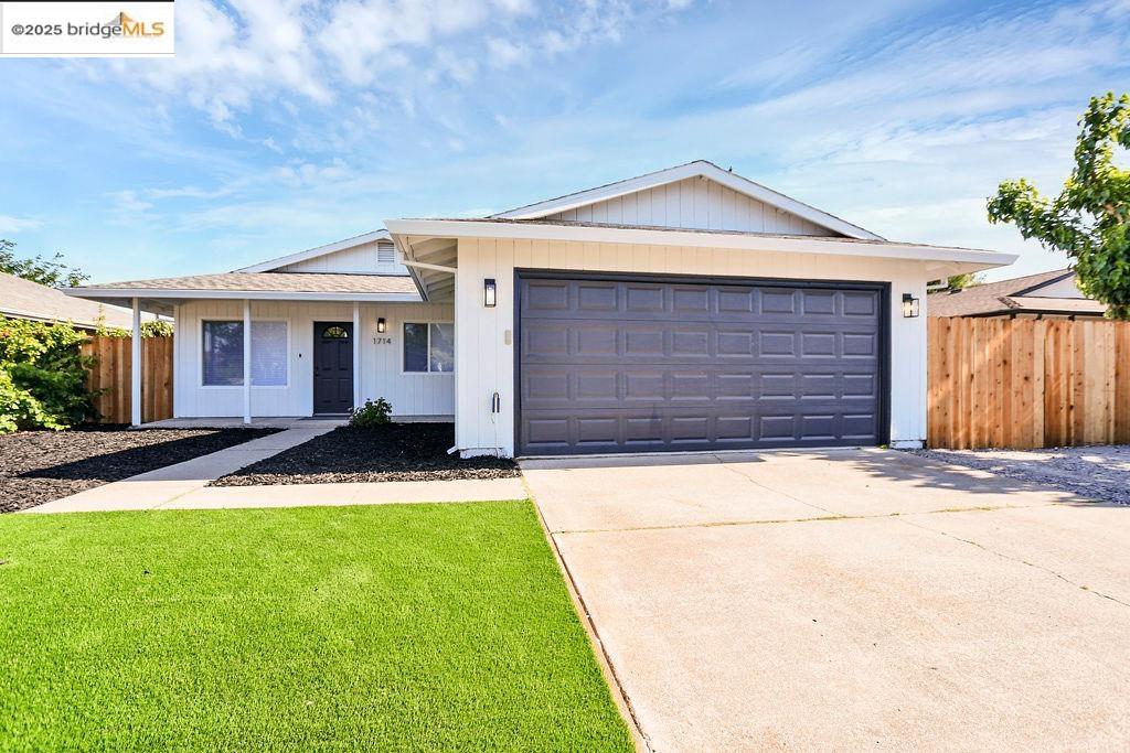 Detail Gallery Image 1 of 30 For 1714 Ashwood Dr, Oakley,  CA 94561 - 3 Beds | 2 Baths