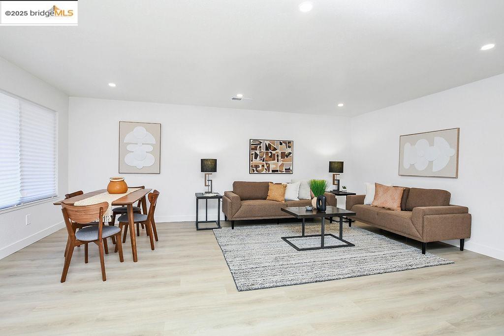 Detail Gallery Image 4 of 30 For 1714 Ashwood Dr, Oakley,  CA 94561 - 3 Beds | 2 Baths