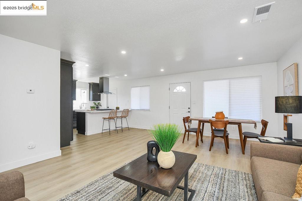 Detail Gallery Image 5 of 30 For 1714 Ashwood Dr, Oakley,  CA 94561 - 3 Beds | 2 Baths