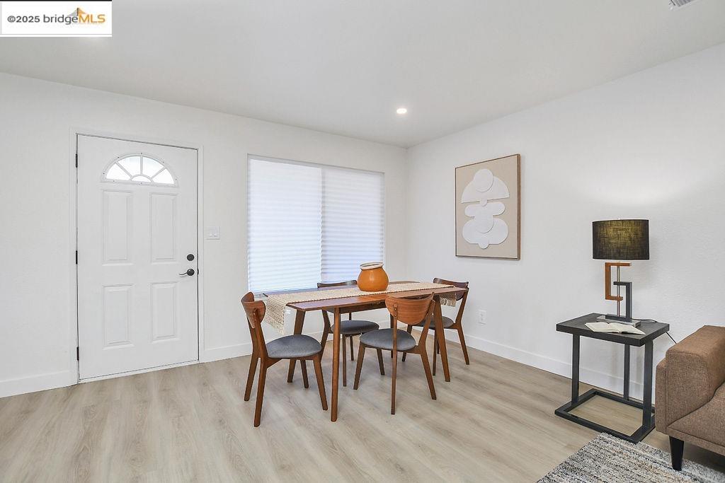Detail Gallery Image 6 of 30 For 1714 Ashwood Dr, Oakley,  CA 94561 - 3 Beds | 2 Baths