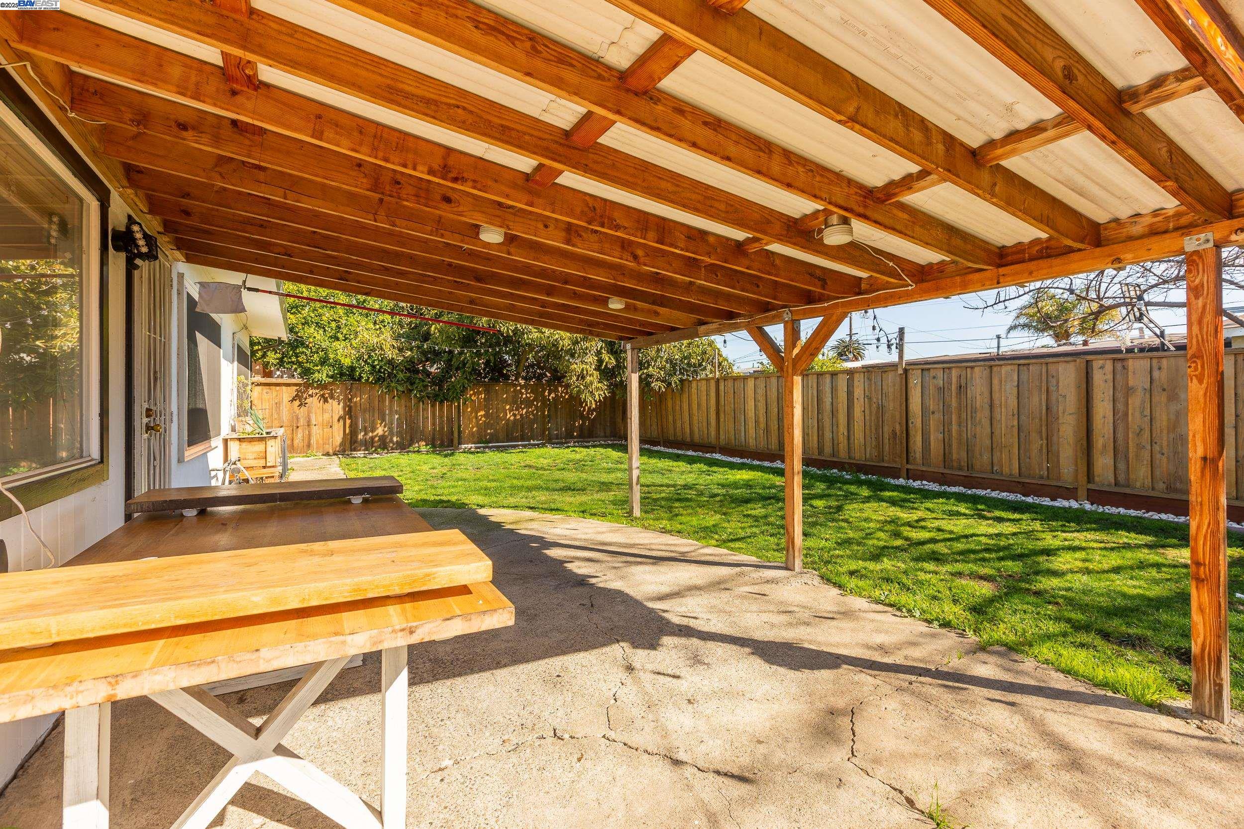Detail Gallery Image 17 of 29 For 2720 Fordham St, East Palo Alto,  CA 94303 - 3 Beds | 1 Baths