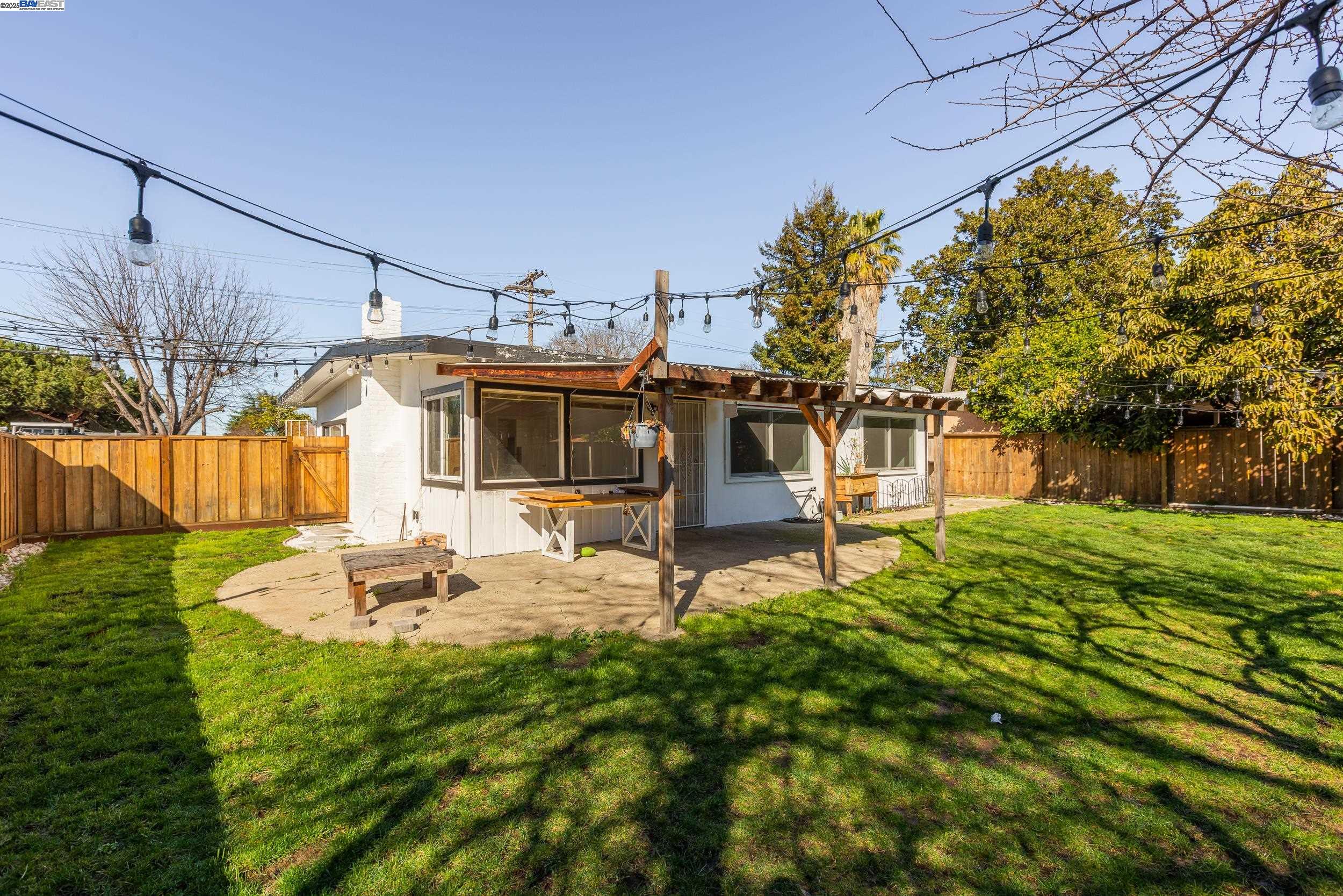 Detail Gallery Image 19 of 29 For 2720 Fordham St, East Palo Alto,  CA 94303 - 3 Beds | 1 Baths