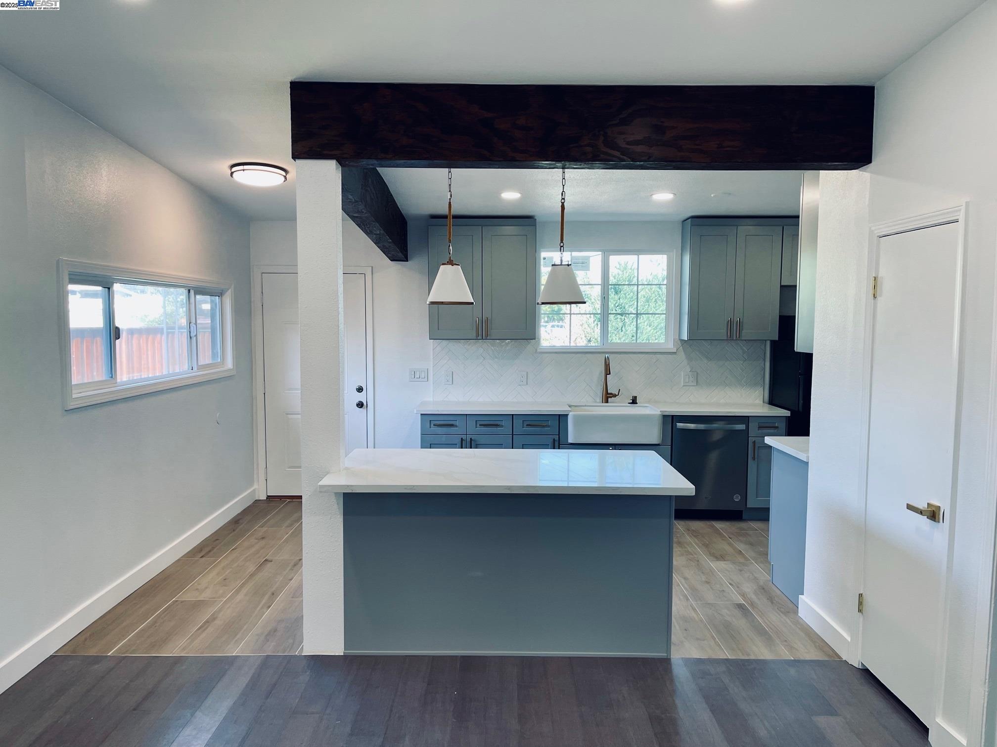 Detail Gallery Image 4 of 29 For 2720 Fordham St, East Palo Alto,  CA 94303 - 3 Beds | 1 Baths