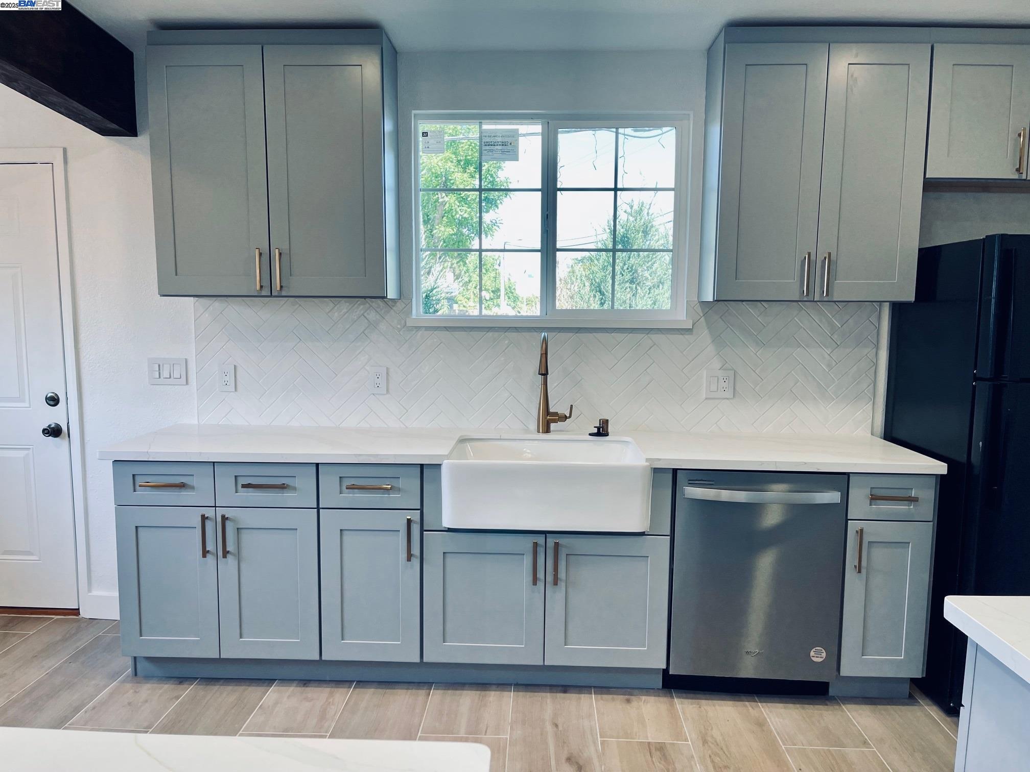 Detail Gallery Image 7 of 29 For 2720 Fordham St, East Palo Alto,  CA 94303 - 3 Beds | 1 Baths