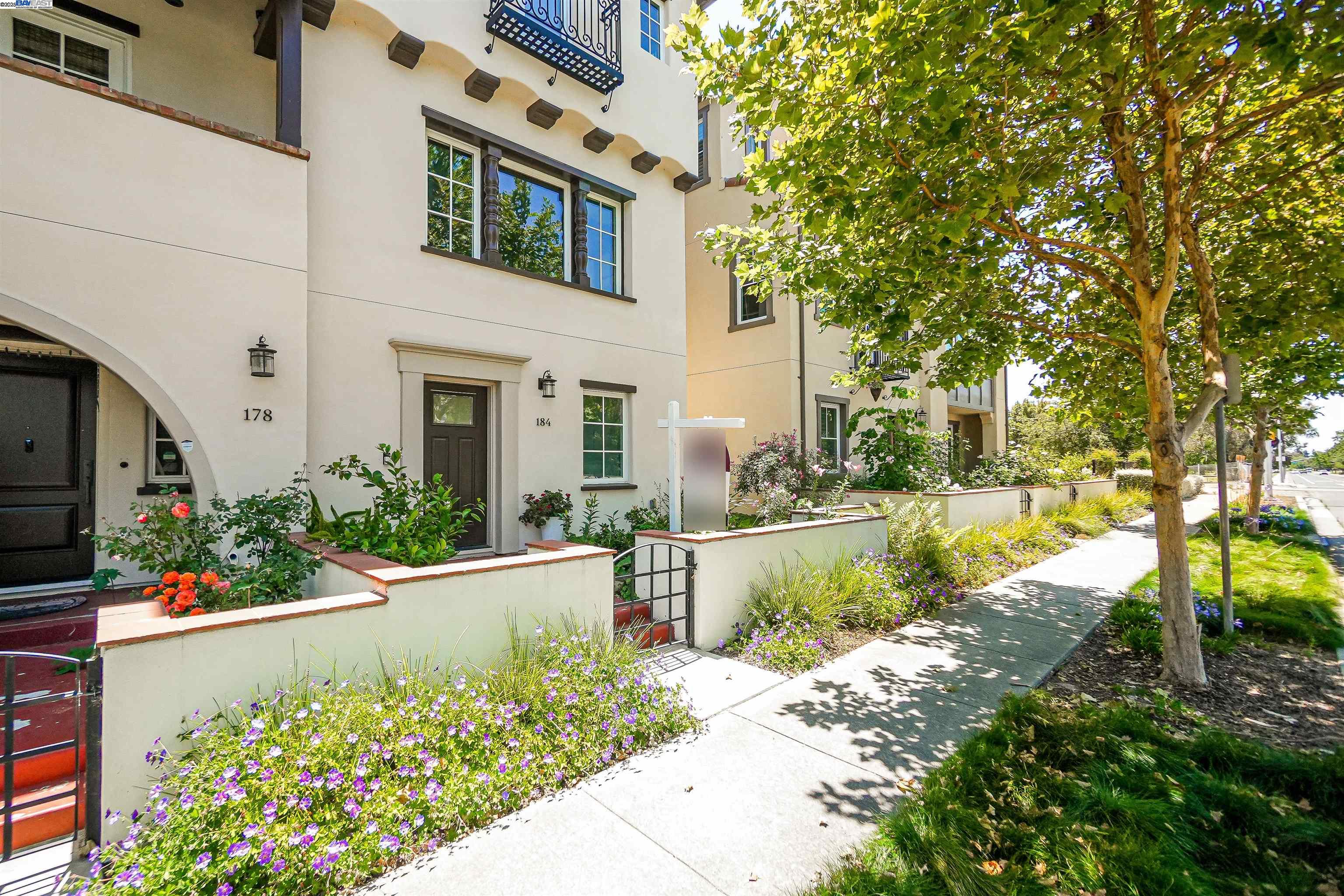 Detail Gallery Image 2 of 44 For 184 Stevenson Blvd, Fremont,  CA 94539 - 4 Beds | 3/1 Baths