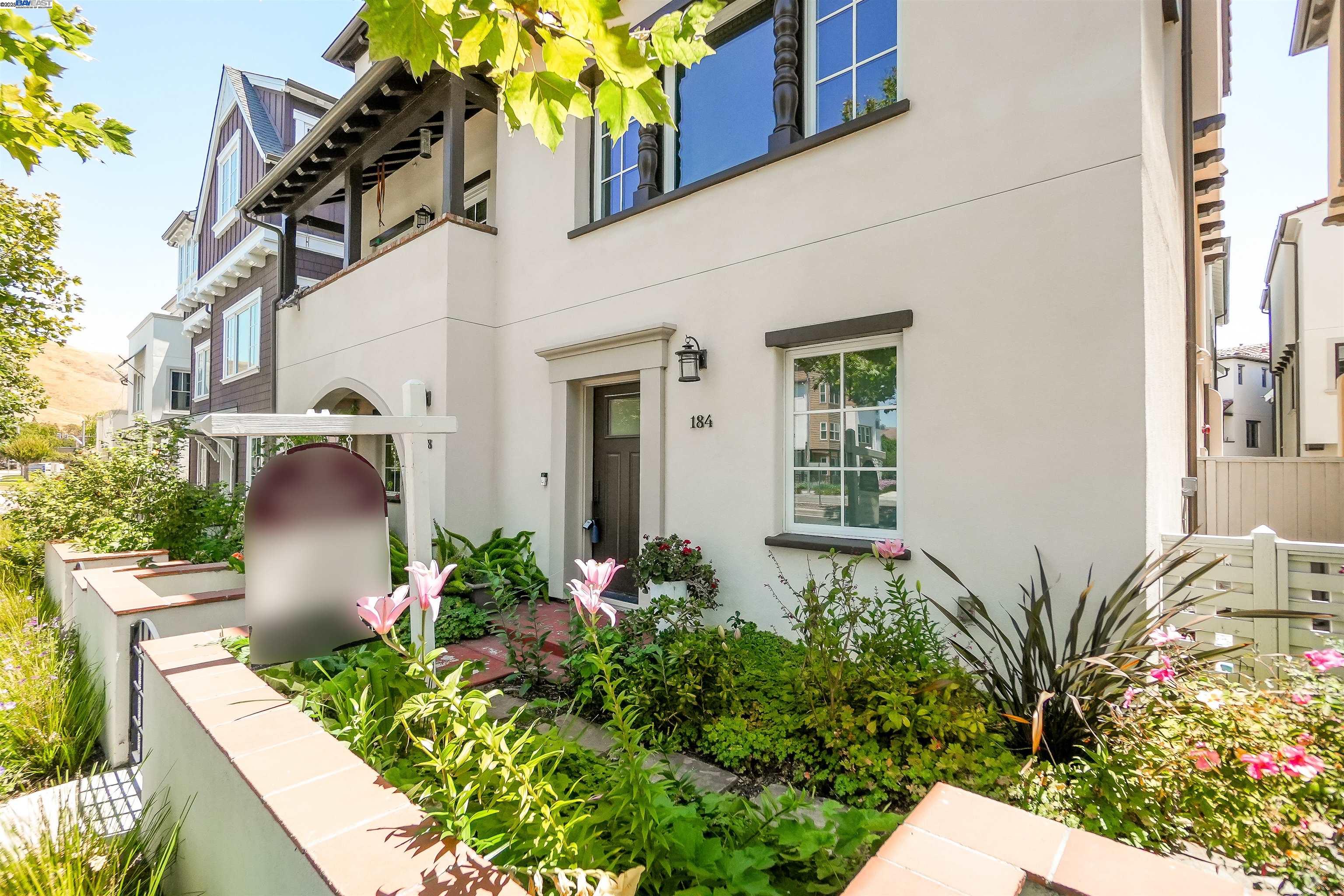Detail Gallery Image 3 of 44 For 184 Stevenson Blvd, Fremont,  CA 94539 - 4 Beds | 3/1 Baths