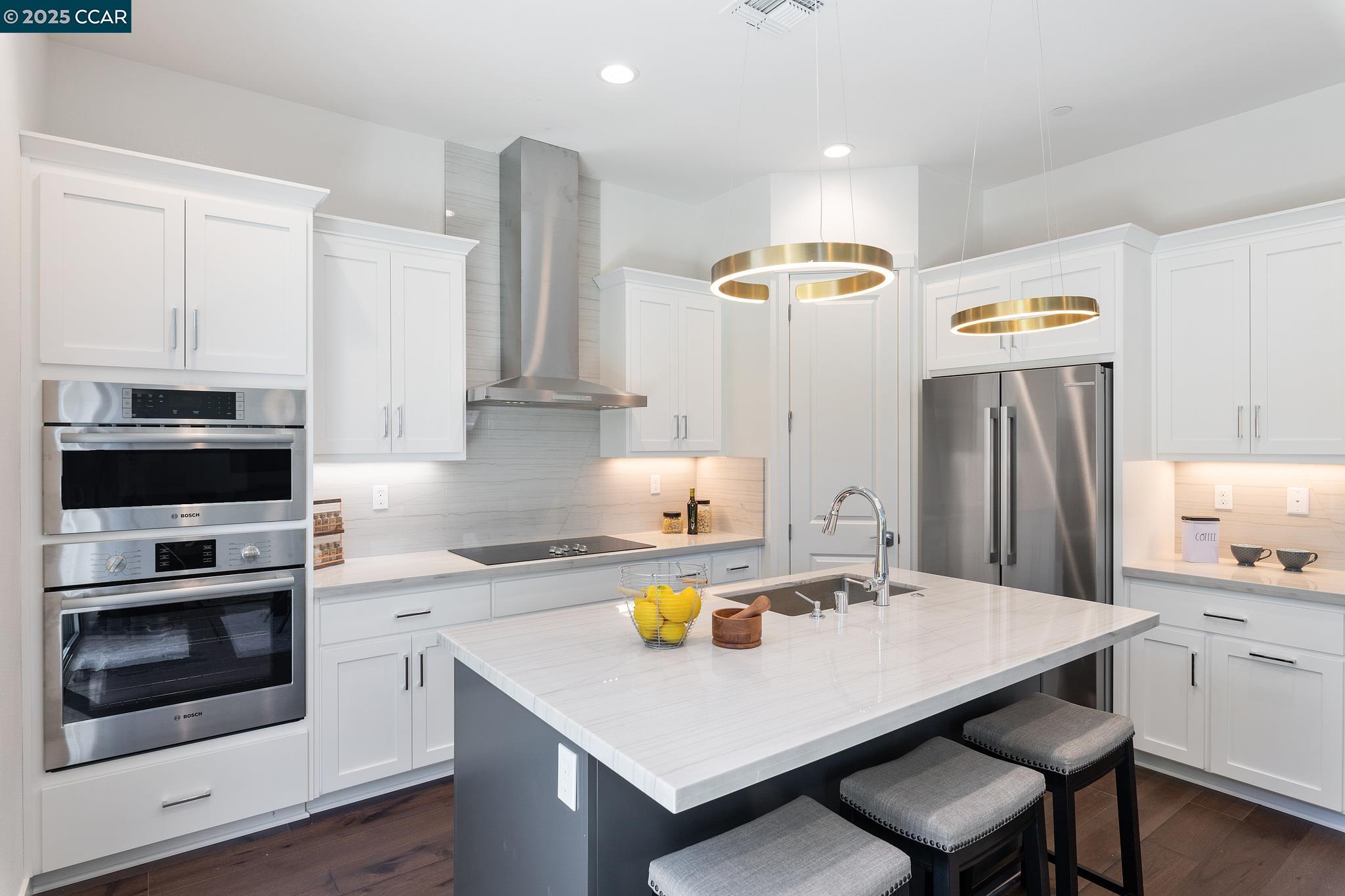 Detail Gallery Image 1 of 37 For 53 Riverbend Lane, Petaluma,  CA 94952 - 4 Beds | 3/1 Baths