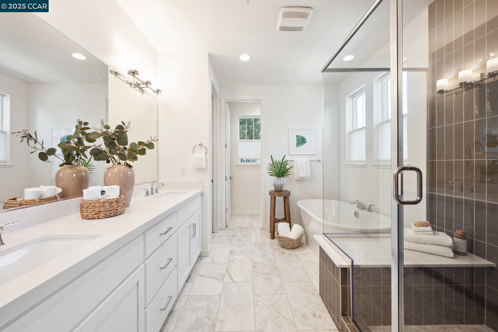 Detail Gallery Image 14 of 37 For 53 Riverbend Lane, Petaluma,  CA 94952 - 4 Beds | 3/1 Baths