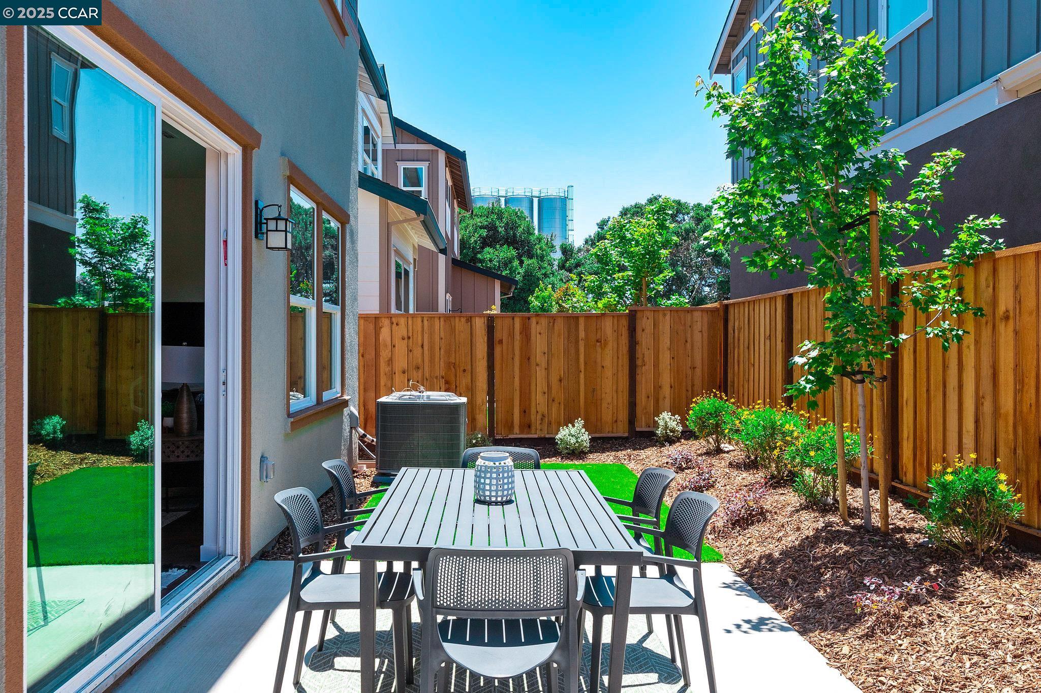 Detail Gallery Image 25 of 37 For 53 Riverbend Lane, Petaluma,  CA 94952 - 4 Beds | 3/1 Baths