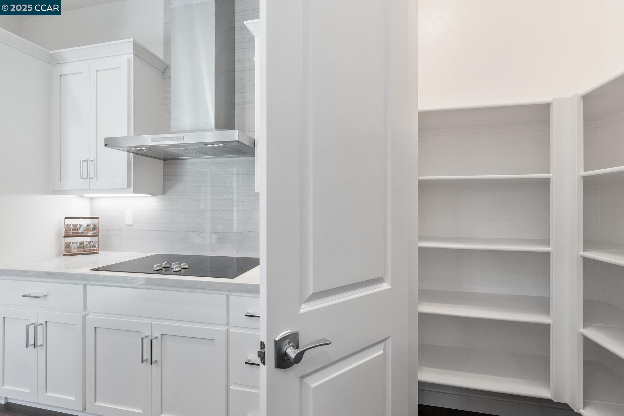 Detail Gallery Image 6 of 37 For 53 Riverbend Lane, Petaluma,  CA 94952 - 4 Beds | 3/1 Baths