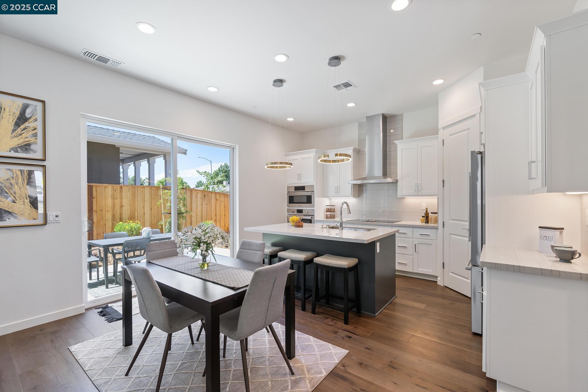 Detail Gallery Image 8 of 37 For 53 Riverbend Lane, Petaluma,  CA 94952 - 4 Beds | 3/1 Baths
