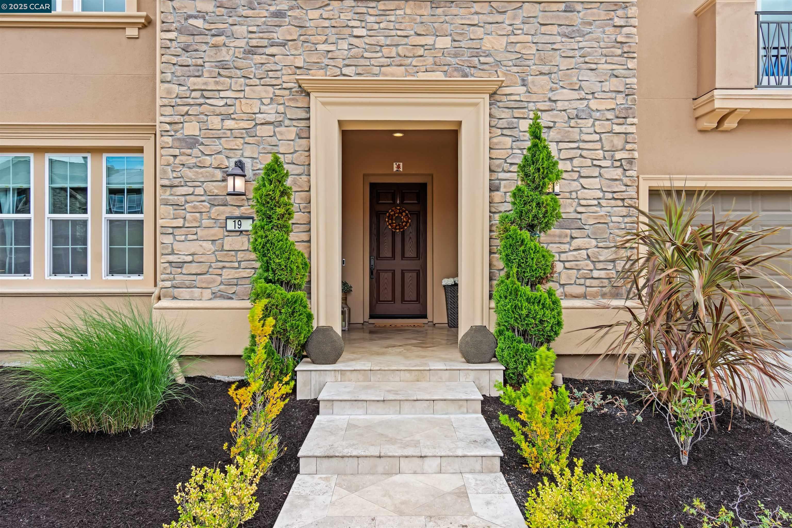 Detail Gallery Image 7 of 60 For 19 Baltana Place, Danville,  CA 94506 - 5 Beds | 5/1 Baths