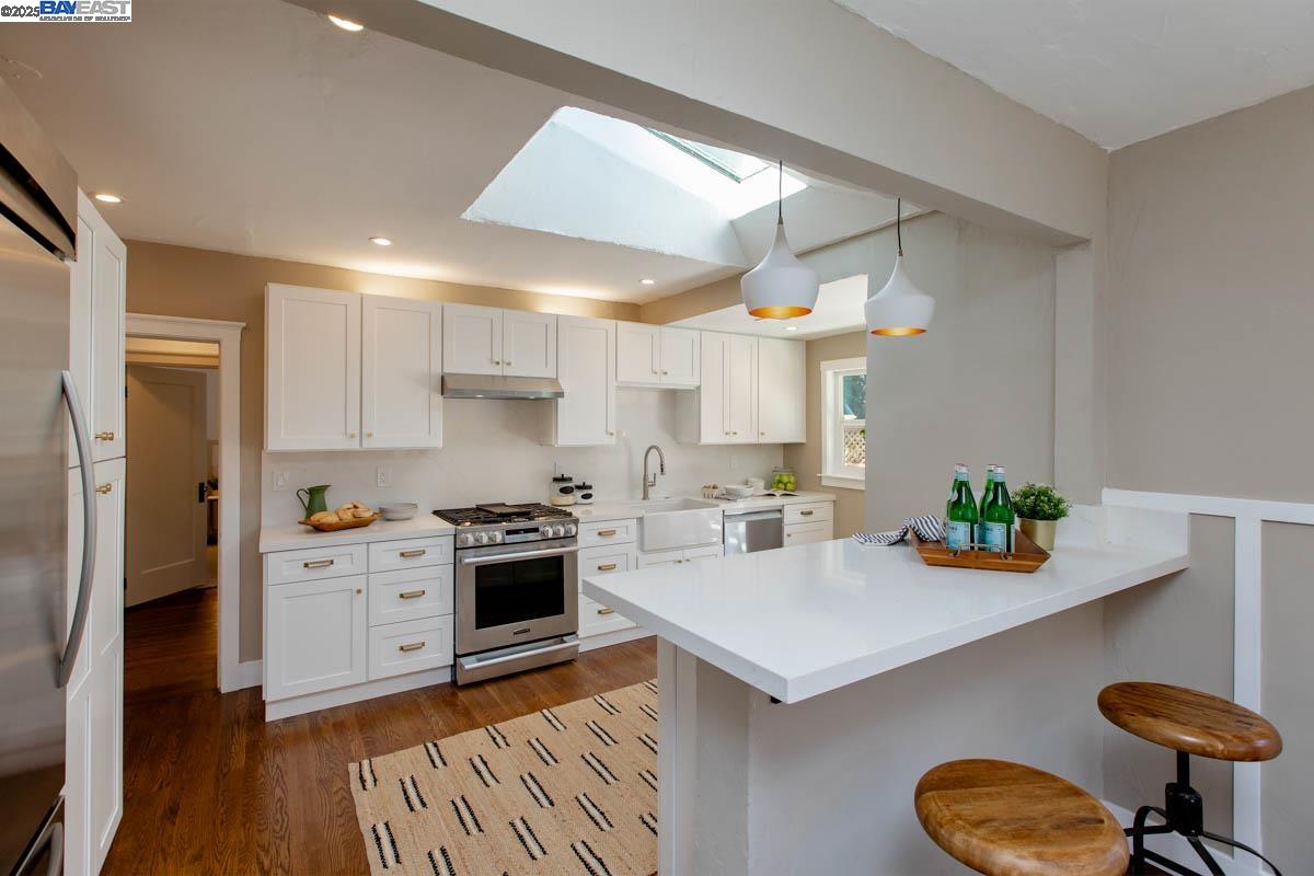 Detail Gallery Image 15 of 40 For 3281 Sterling Ave, Alameda,  CA 94501 - 3 Beds | 1/1 Baths