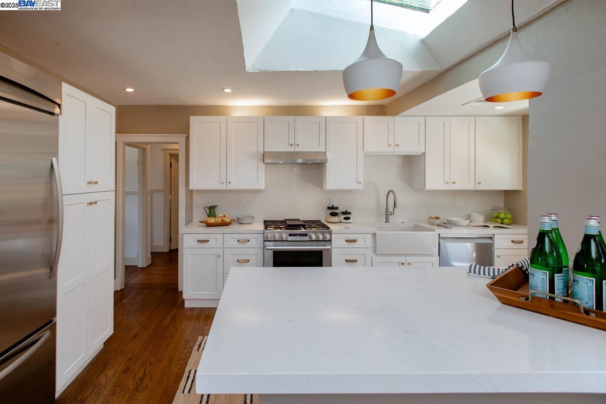 Detail Gallery Image 16 of 40 For 3281 Sterling Ave, Alameda,  CA 94501 - 3 Beds | 1/1 Baths