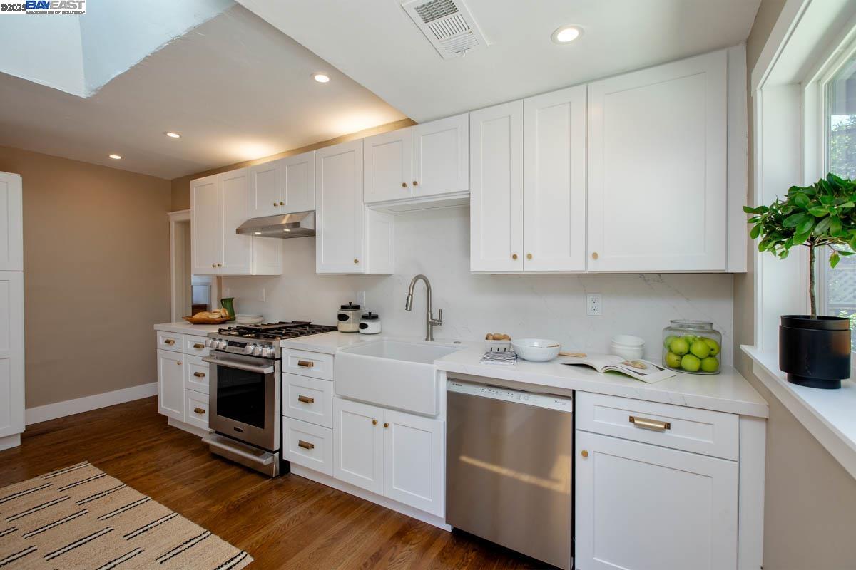 Detail Gallery Image 19 of 40 For 3281 Sterling Ave, Alameda,  CA 94501 - 3 Beds | 1/1 Baths