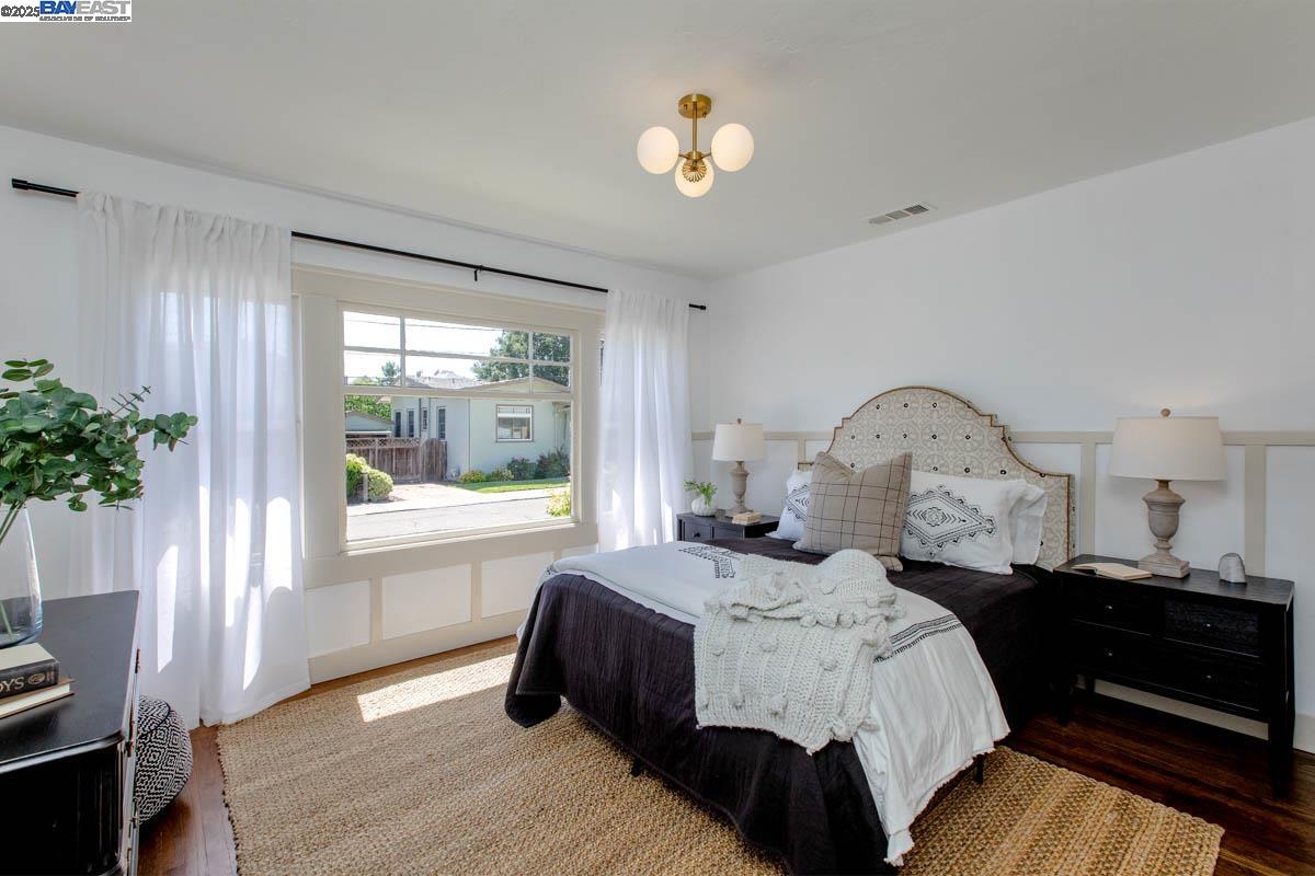 Detail Gallery Image 21 of 40 For 3281 Sterling Ave, Alameda,  CA 94501 - 3 Beds | 1/1 Baths