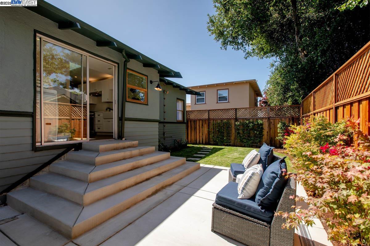 Detail Gallery Image 31 of 40 For 3281 Sterling Ave, Alameda,  CA 94501 - 3 Beds | 1/1 Baths