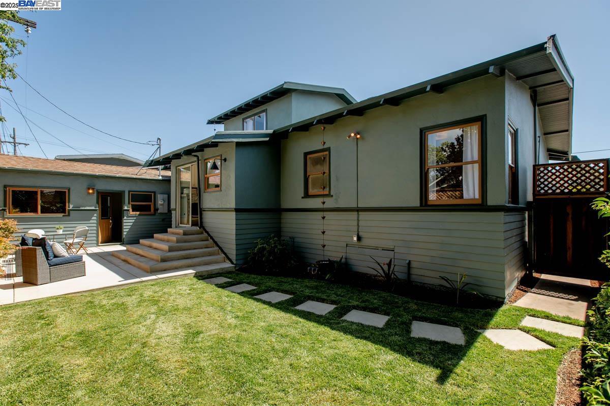 Detail Gallery Image 35 of 40 For 3281 Sterling Ave, Alameda,  CA 94501 - 3 Beds | 1/1 Baths