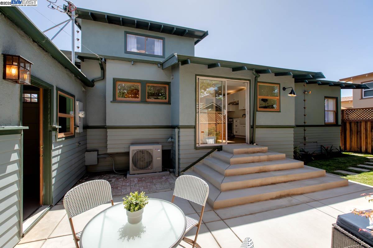 Detail Gallery Image 37 of 40 For 3281 Sterling Ave, Alameda,  CA 94501 - 3 Beds | 1/1 Baths