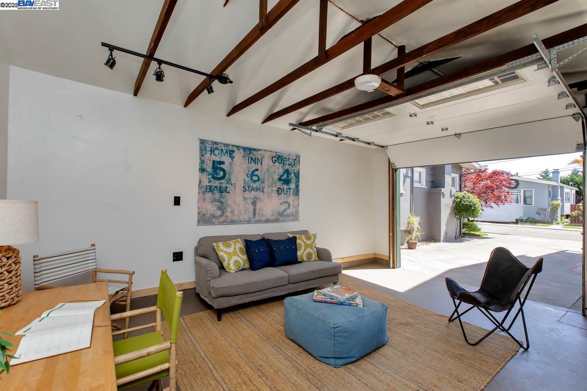 Detail Gallery Image 39 of 40 For 3281 Sterling Ave, Alameda,  CA 94501 - 3 Beds | 1/1 Baths