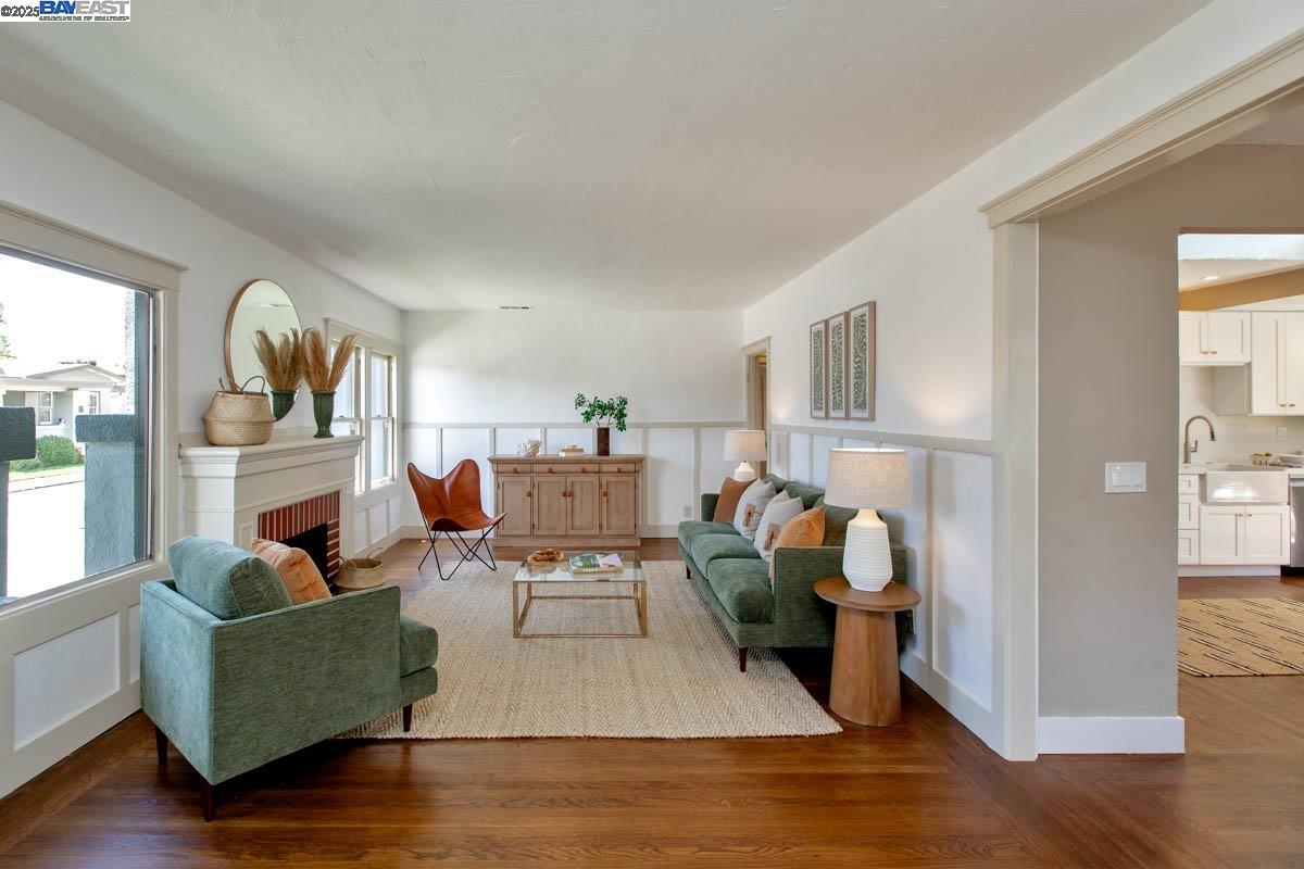 Detail Gallery Image 6 of 40 For 3281 Sterling Ave, Alameda,  CA 94501 - 3 Beds | 1/1 Baths